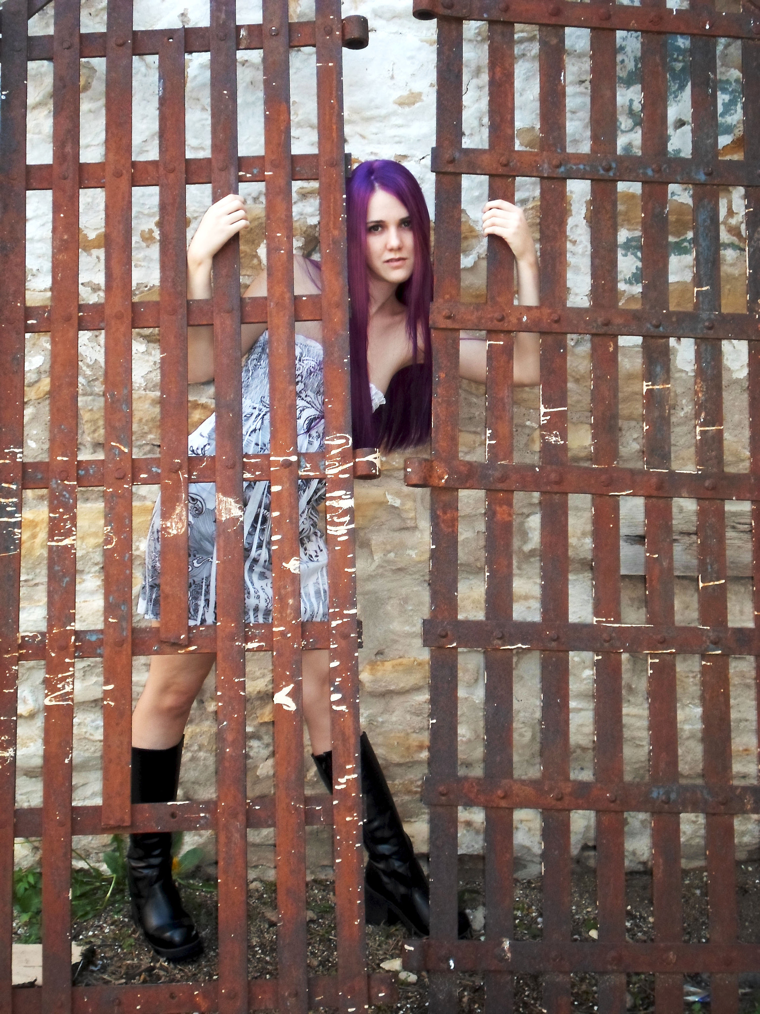 Samsung ST66 / ST68 sample photo. Jail house photography