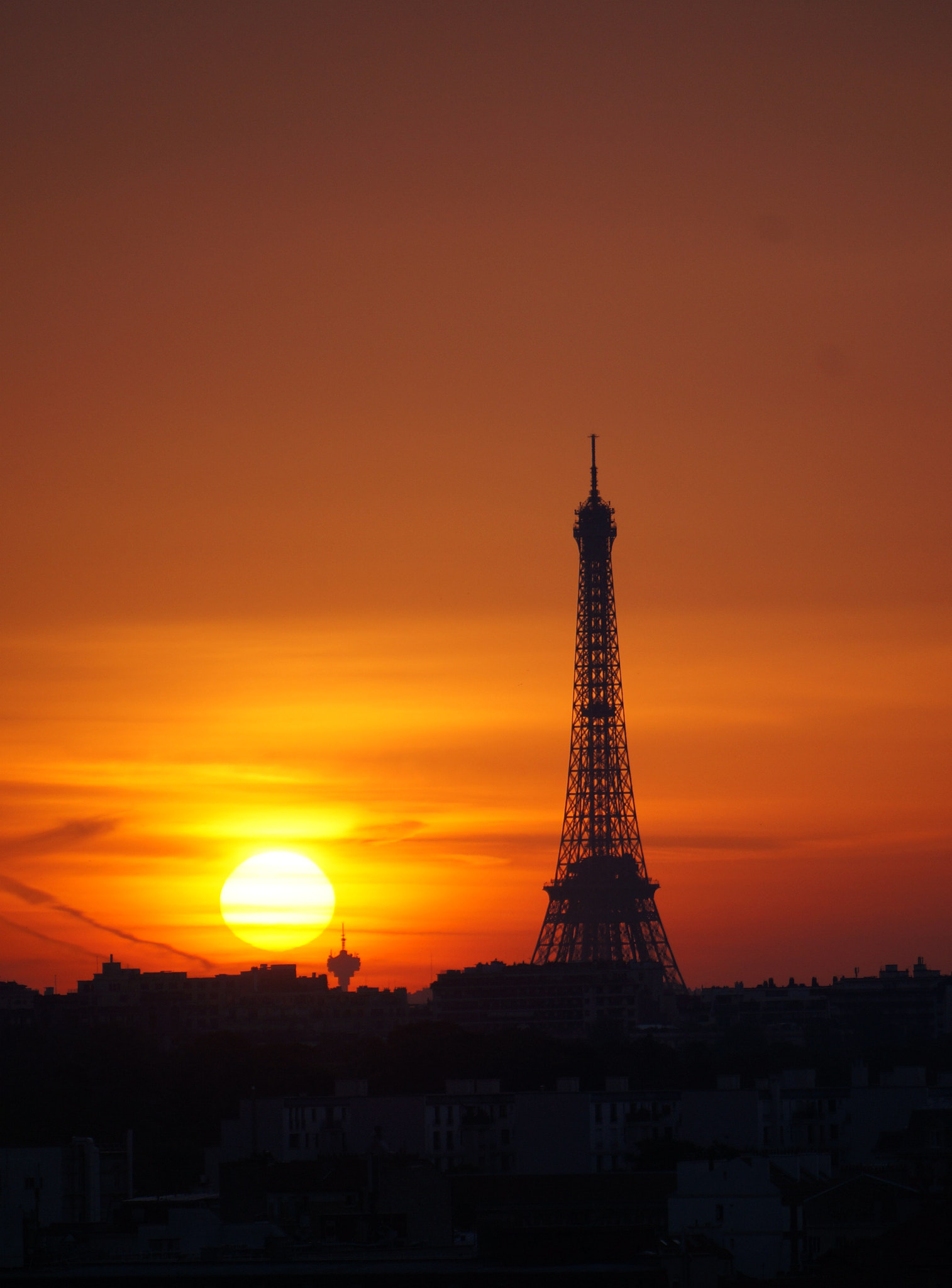 Sony E 55-210mm F4.5-6.3 OSS sample photo. Light touches the earth photography