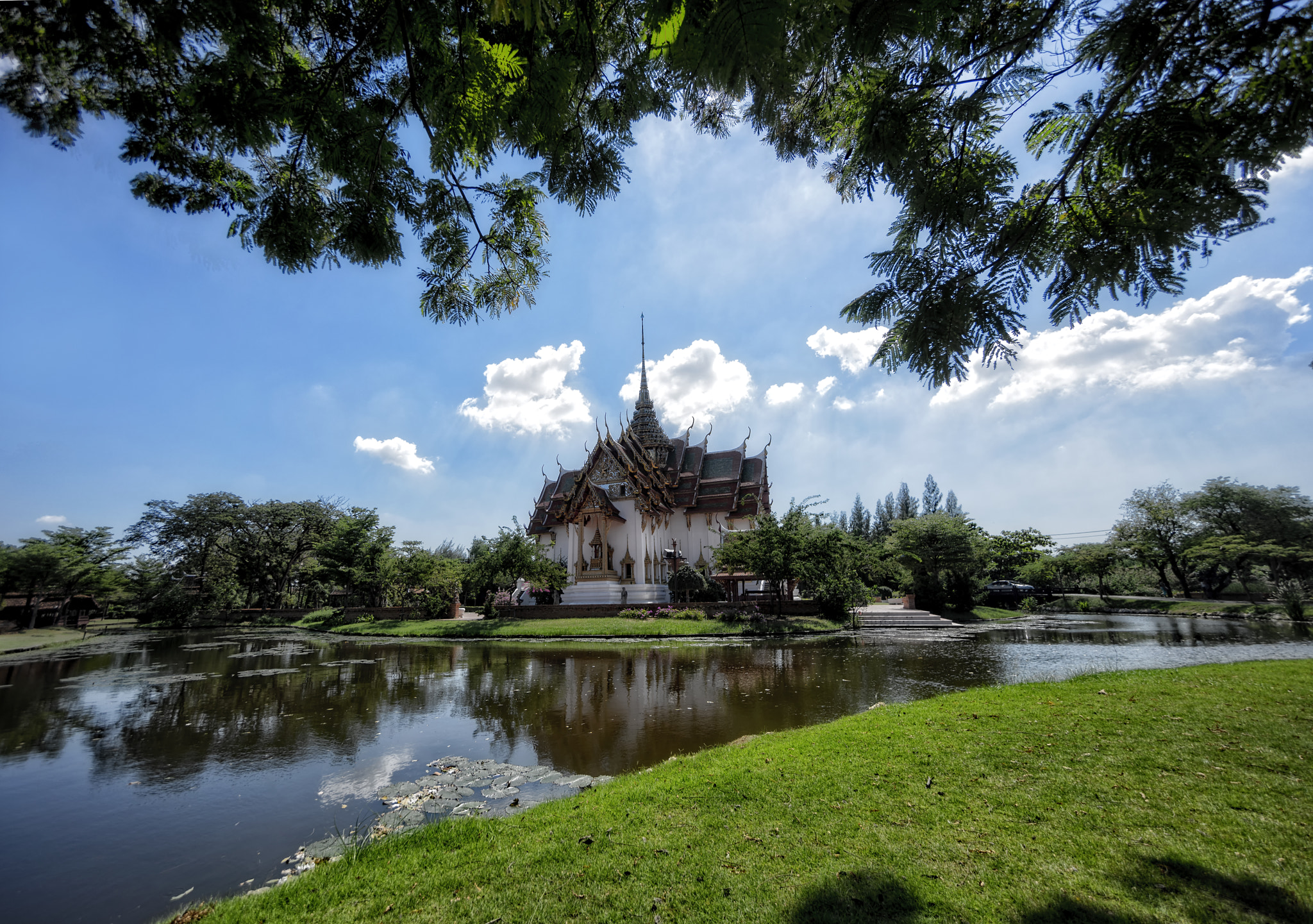 Sony a7R II + Sony E 10-18mm F4 OSS sample photo. Temple view ... photography
