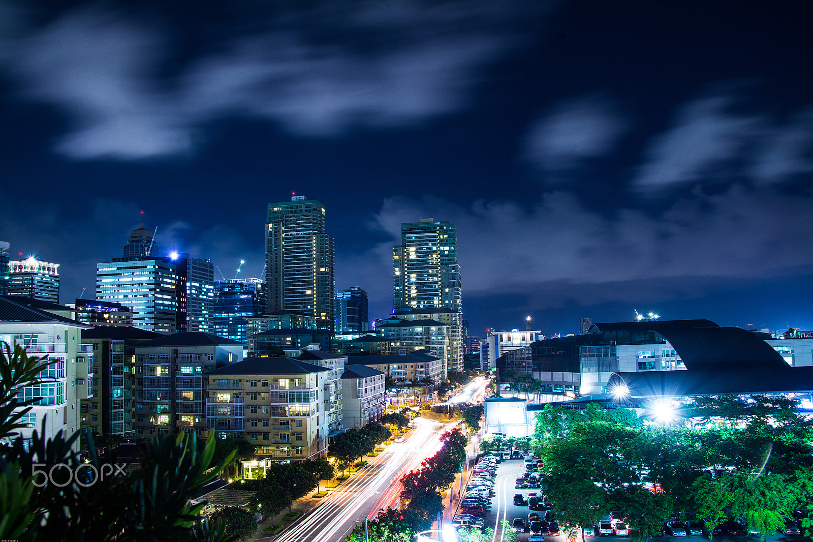 Nikon D7100 + Sigma 28-300mm F3.5-6.3 DG Macro sample photo. City at night photography