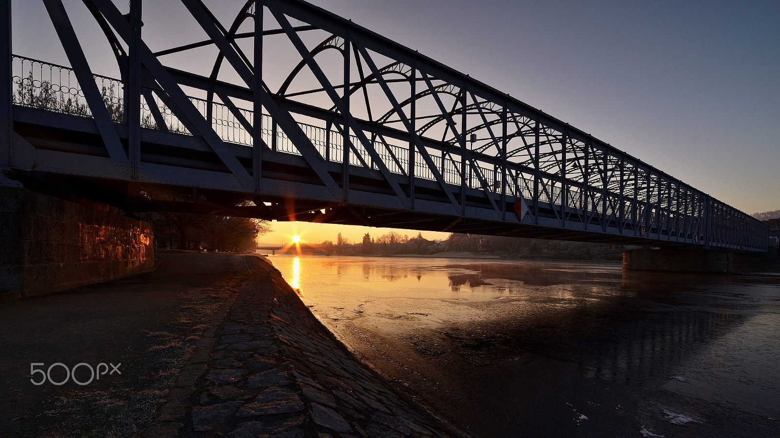 Samyang 14mm F2.8 ED AS IF UMC sample photo. Iron ... photography