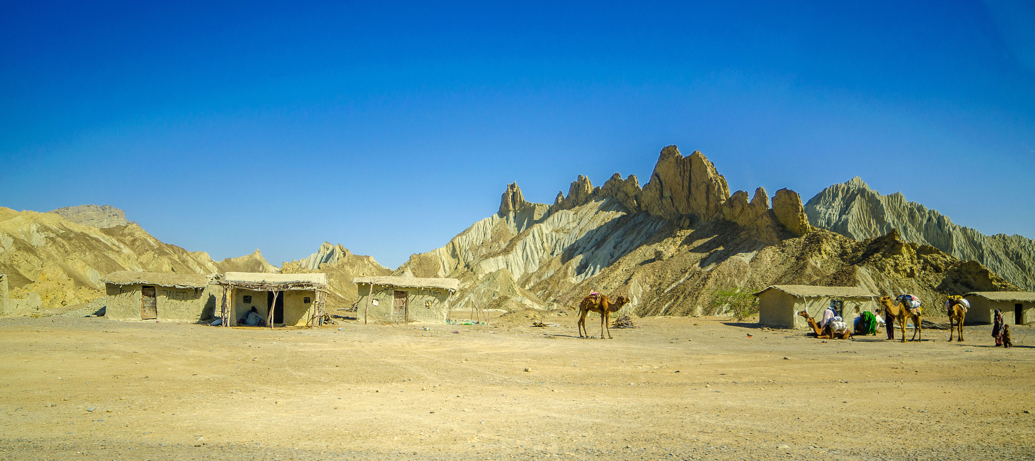 Samyang 14mm F2.8 ED AS IF UMC sample photo. Somewhere along the makran coastal highway photography