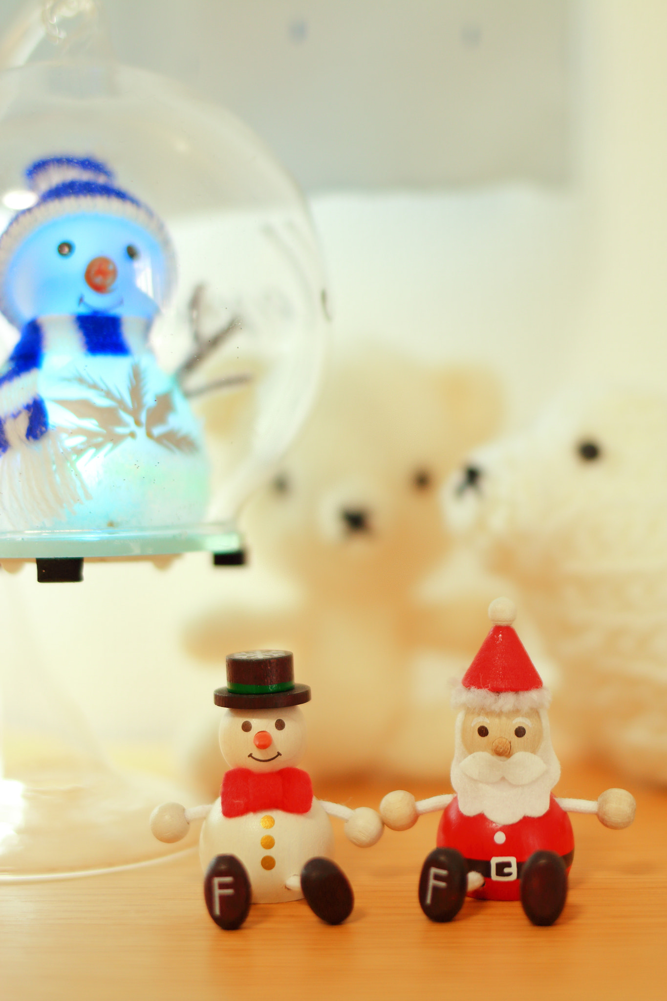 Canon EOS 70D + Canon EF 35mm F2 IS USM sample photo. Christmas at home photography