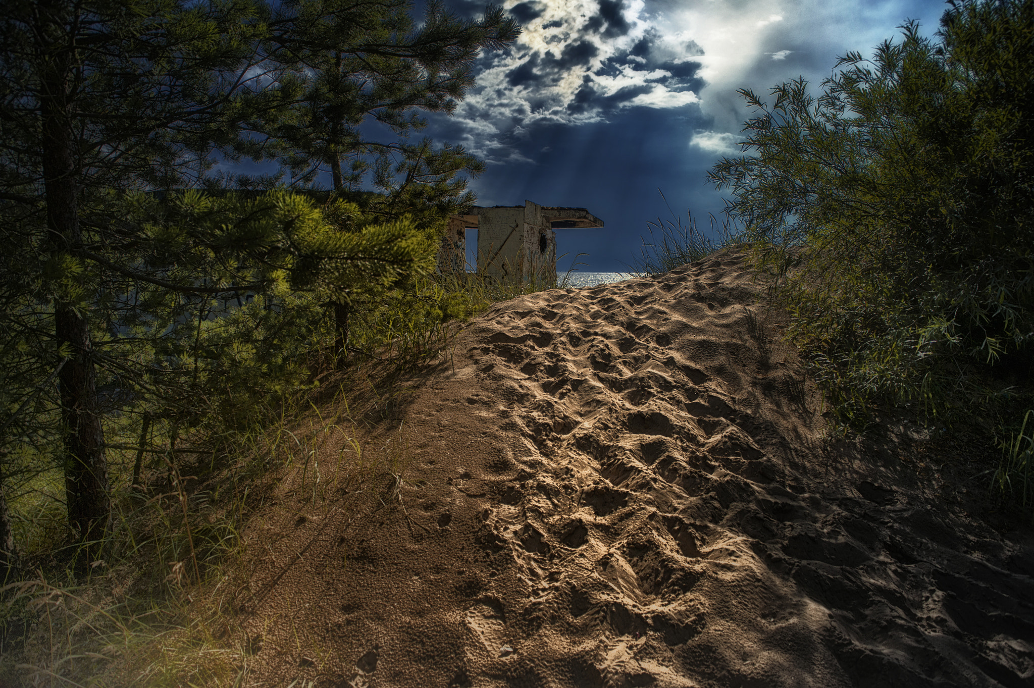 Nikon D700 + Sigma 24-70mm F2.8 EX DG Macro sample photo. The sky gate photography