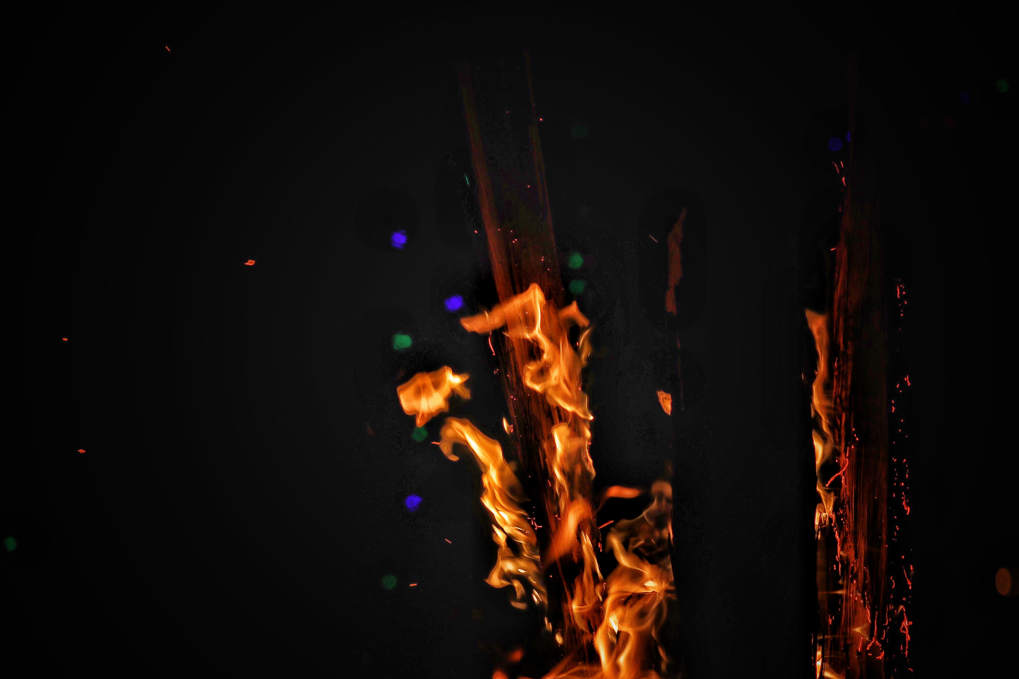 Canon EOS 80D + EF75-300mm f/4-5.6 sample photo. Fire photography