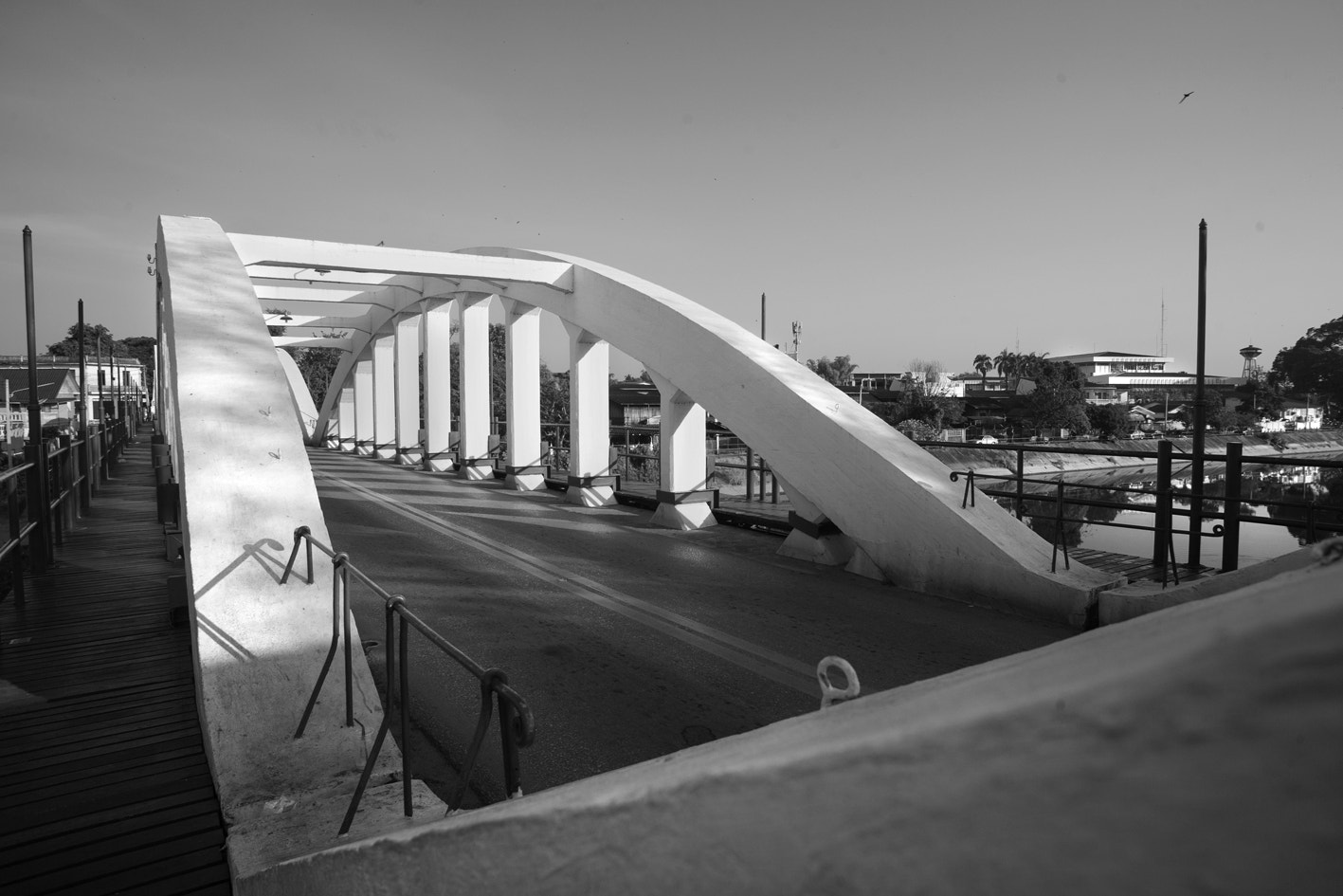 Canon EOS 5D + Canon EF 20-35mm F3.5-4.5 USM sample photo. Ratsadapisek bridge, lampang, thailand photography