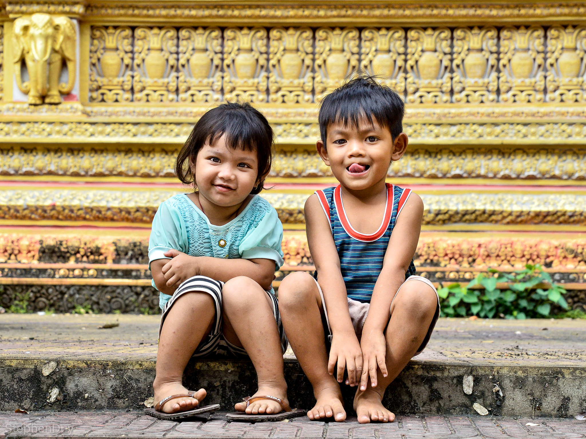 Sigma 24-70mm F2.8 EX DG HSM sample photo. The khmer children photography