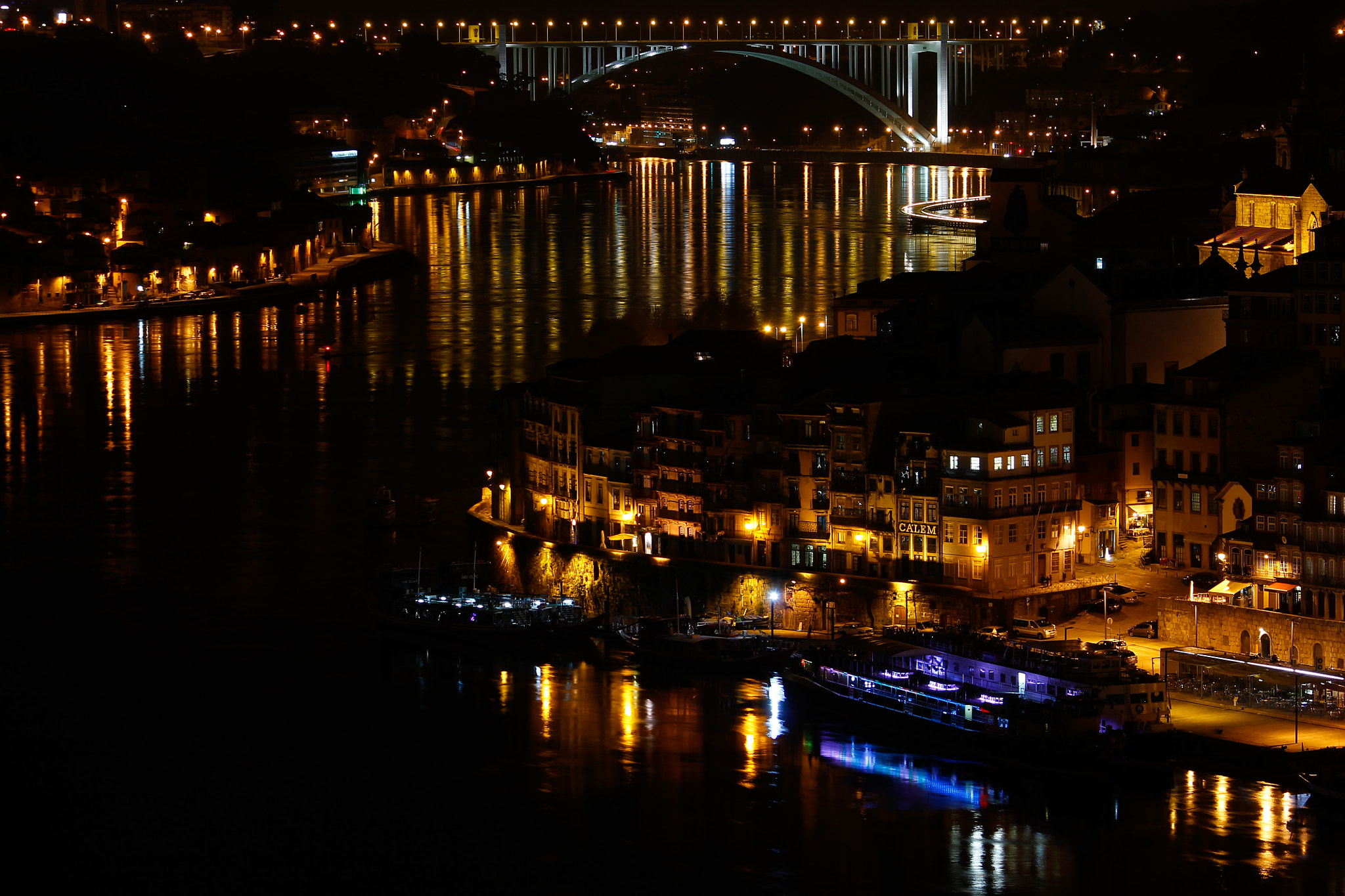 Canon EF-S 55-250mm F4-5.6 IS sample photo. Lights along the douro photography
