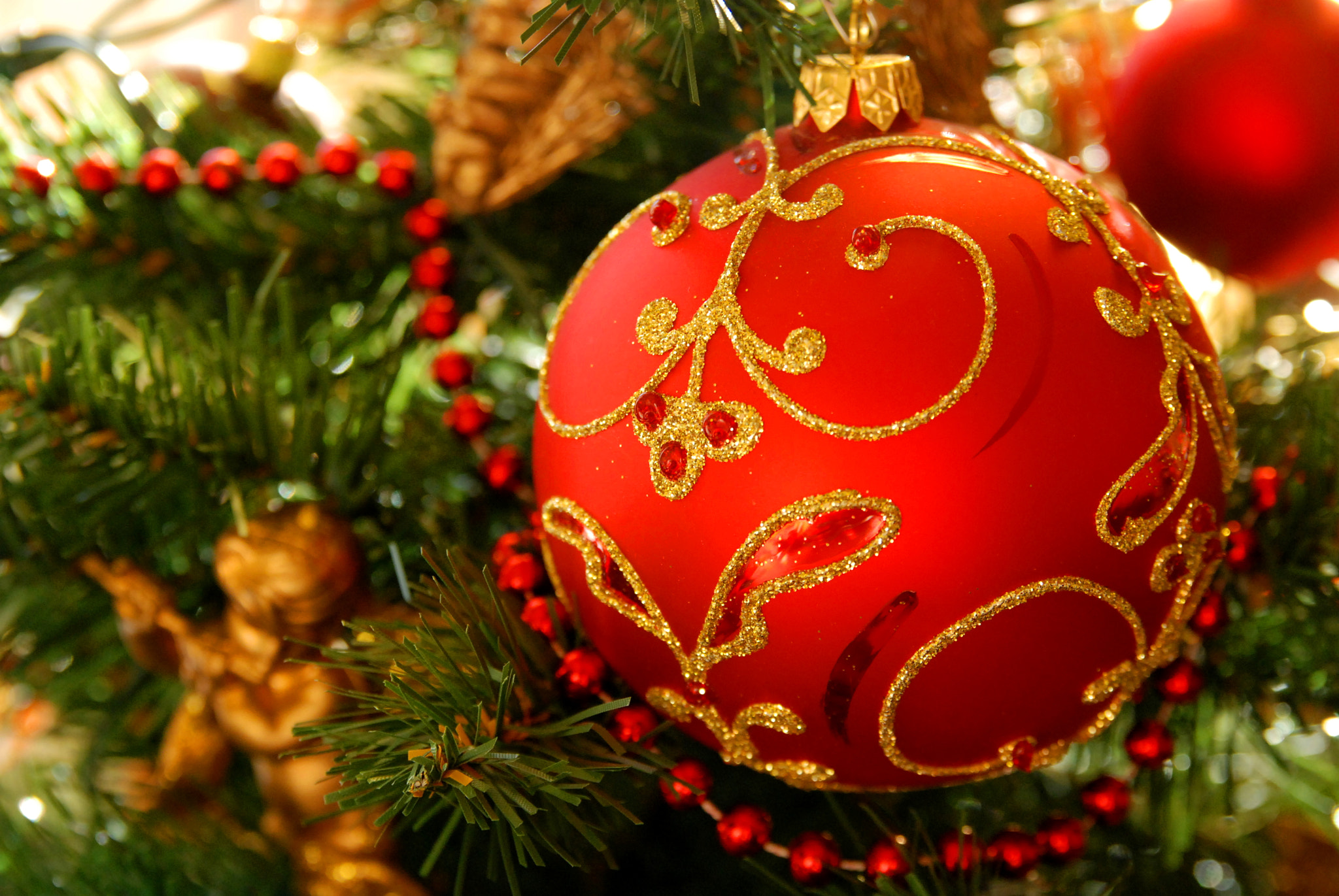 Sigma 18-50mm F2.8 EX DC Macro sample photo. Christmas tree decoration photography