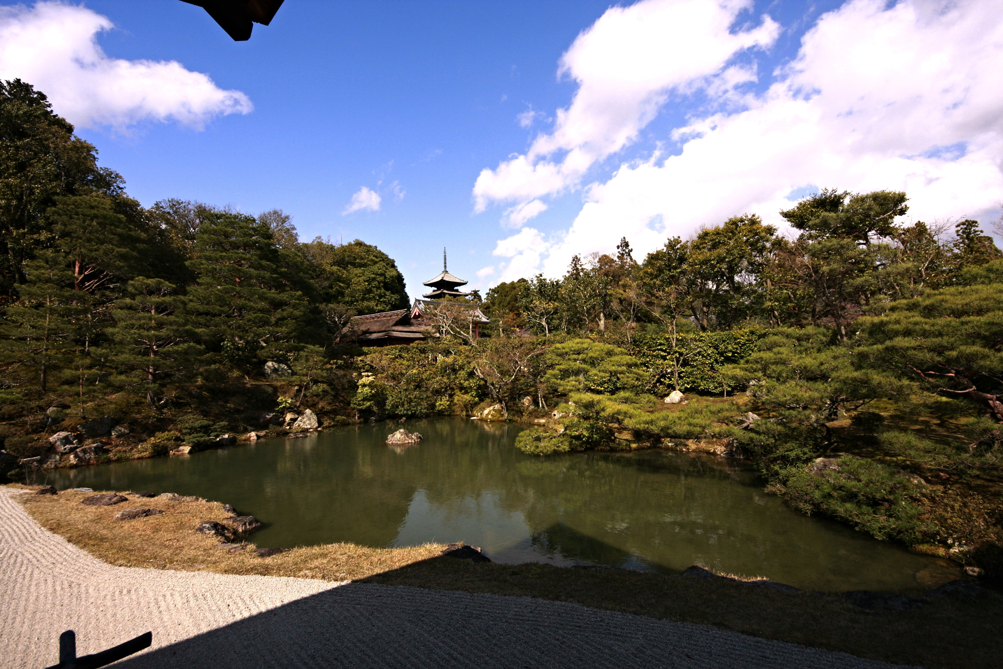 Canon EOS 40D + Sigma 8-16mm F4.5-5.6 DC HSM sample photo. Daigoji temple kyoto prefecture京都 photography