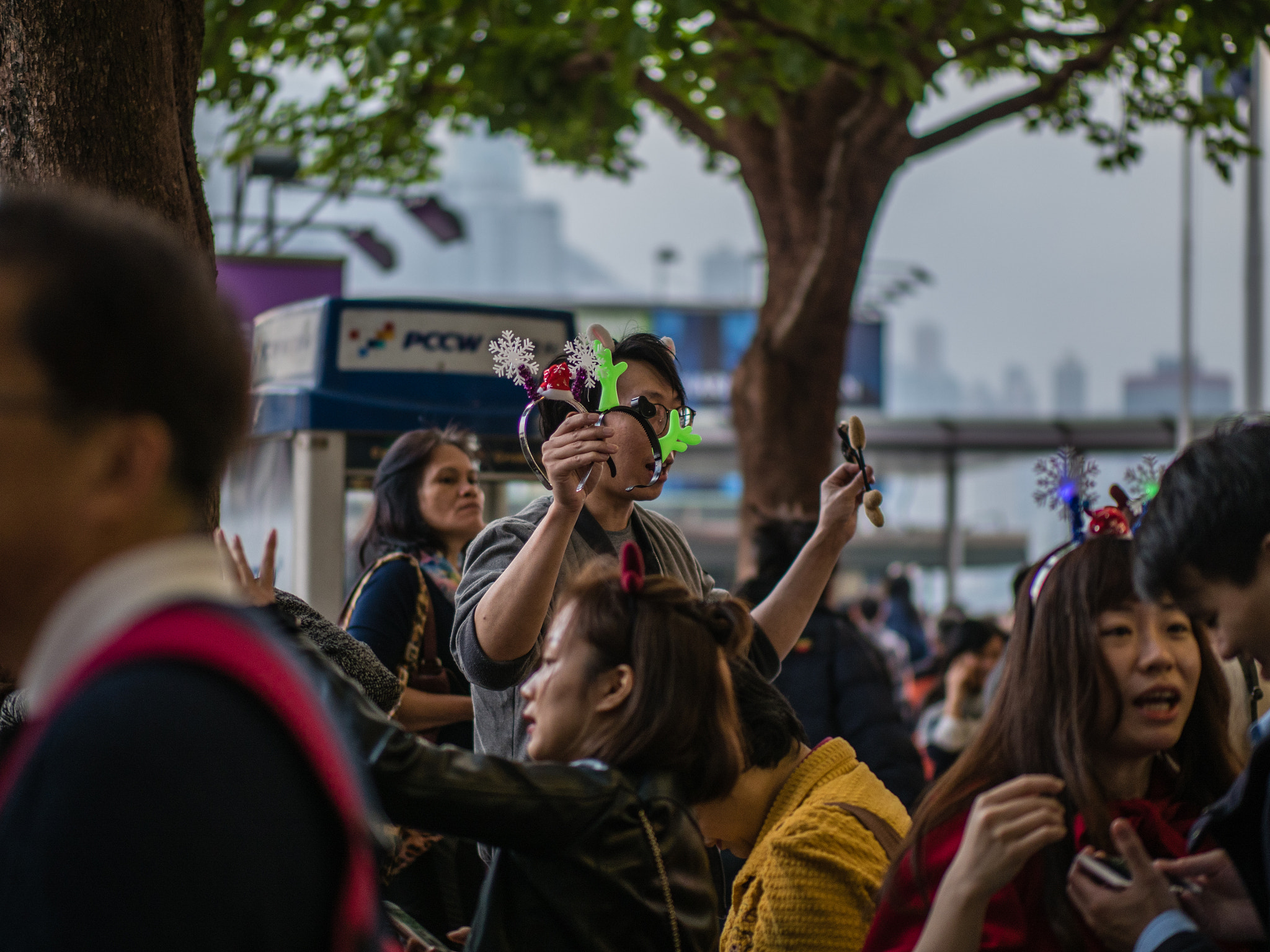 Panasonic Leica DG Nocticron 42.5mm F1.2 ASPH OIS sample photo. Headgear photography