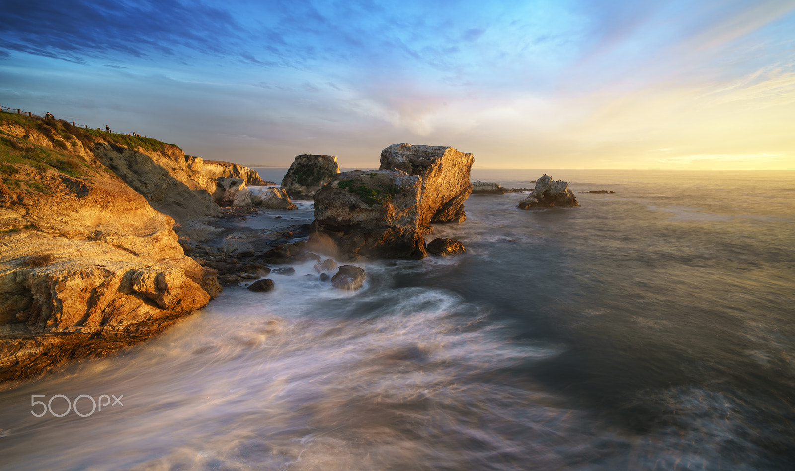 Voigtlander SUPER WIDE-HELIAR 15mm F4.5 III sample photo. Final sun on shell beach photography
