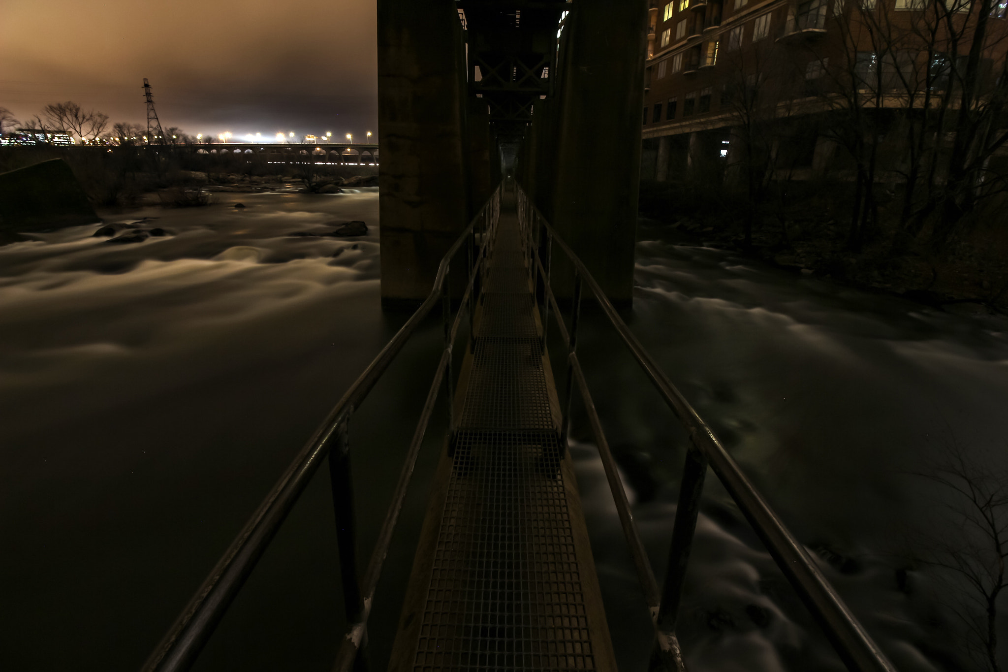 Canon EOS 700D (EOS Rebel T5i / EOS Kiss X7i) sample photo. Richmond virginia pipeline on the james river photography