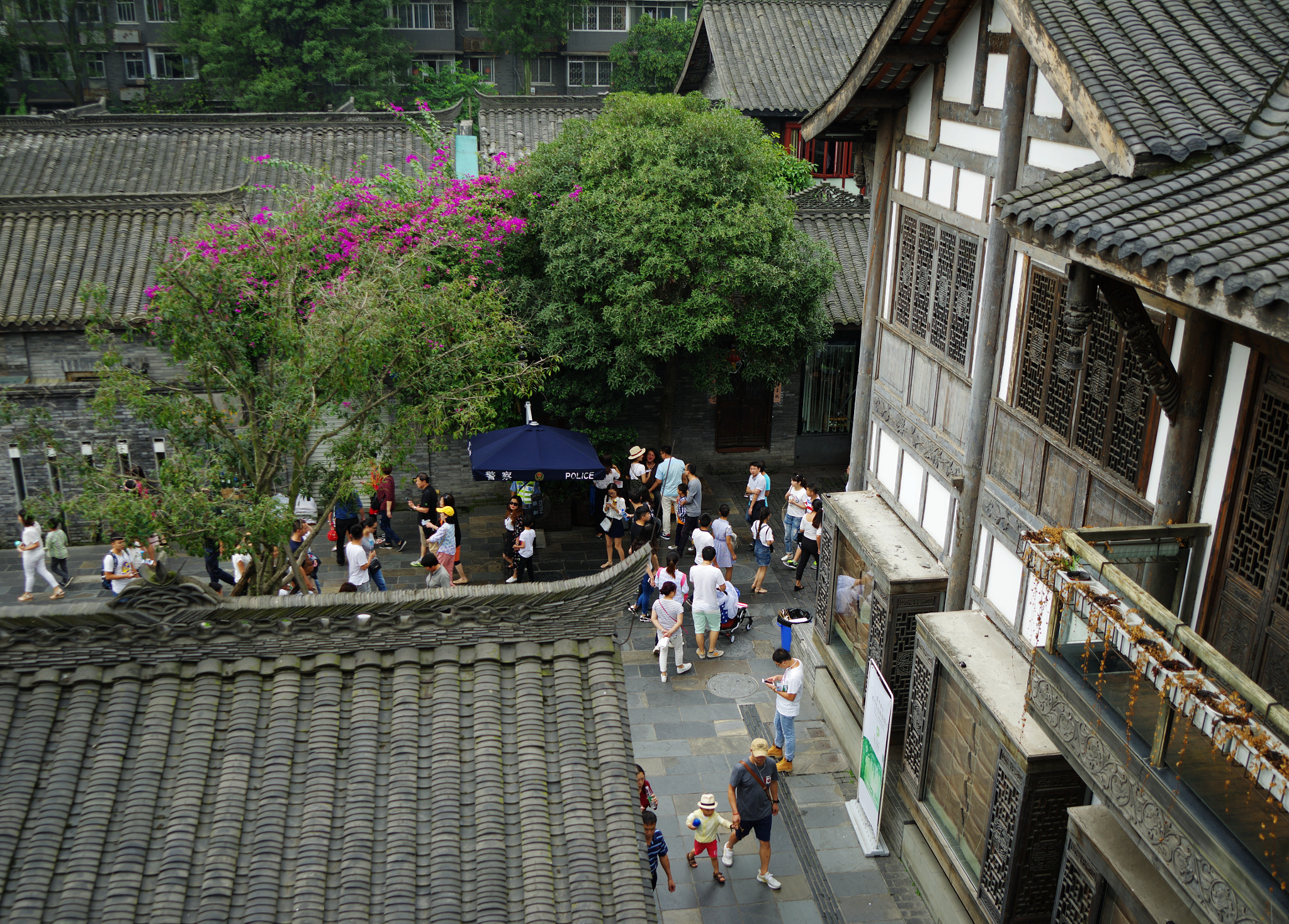 Pentax 645Z + smc PENTAX-FA 645 33-55mm F4.5 AL sample photo. Ancient streets photography