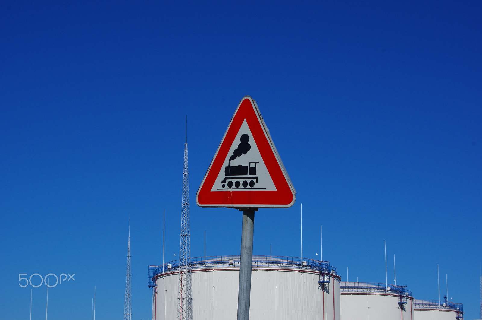 Sigma 17-70mm F2.8-4.5 DC Macro sample photo. Traffic sign photography