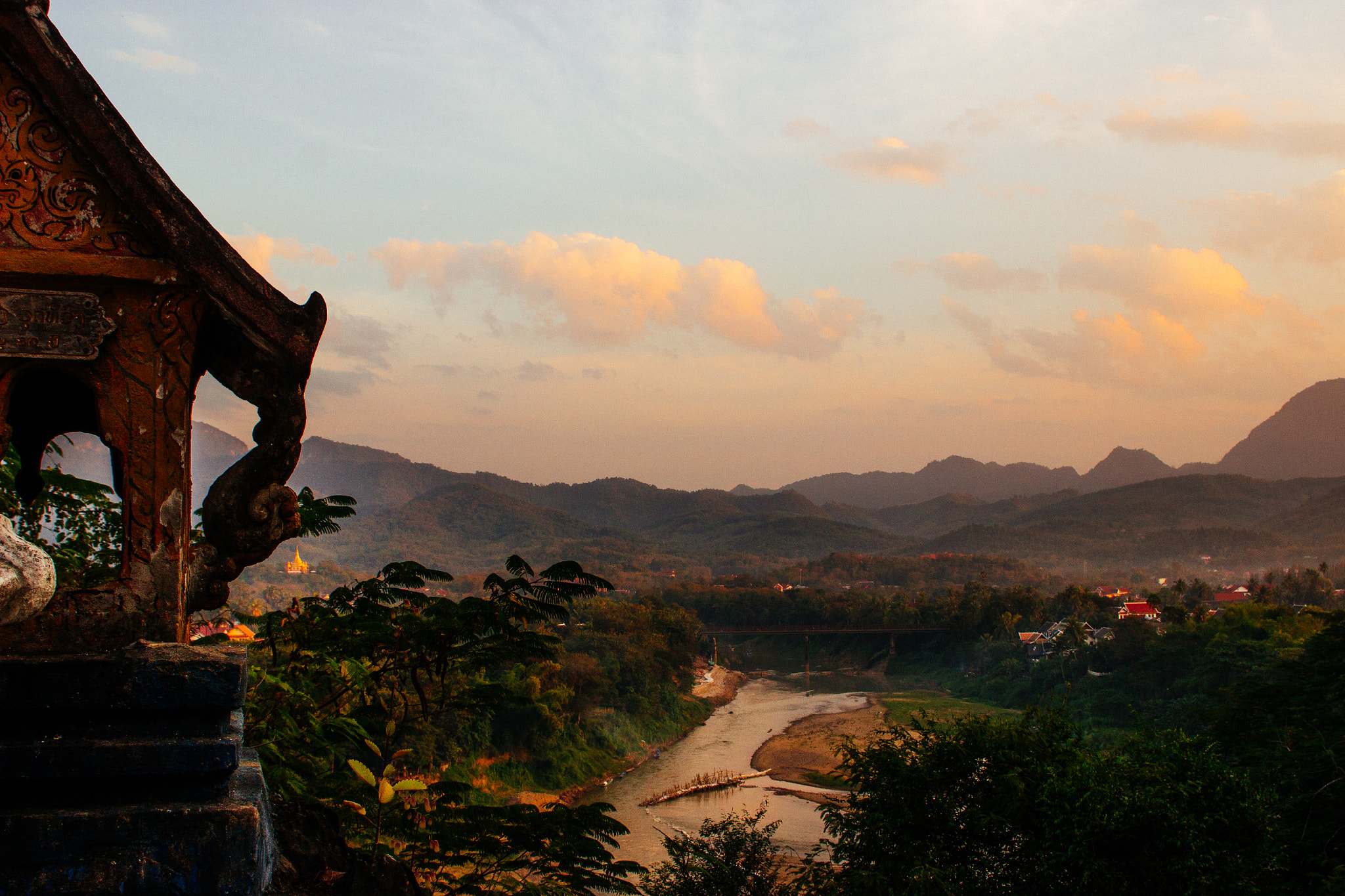 Canon EOS 600D (Rebel EOS T3i / EOS Kiss X5) + Sigma 24-70mm F2.8 EX DG Macro sample photo. View of luang prabang. photography