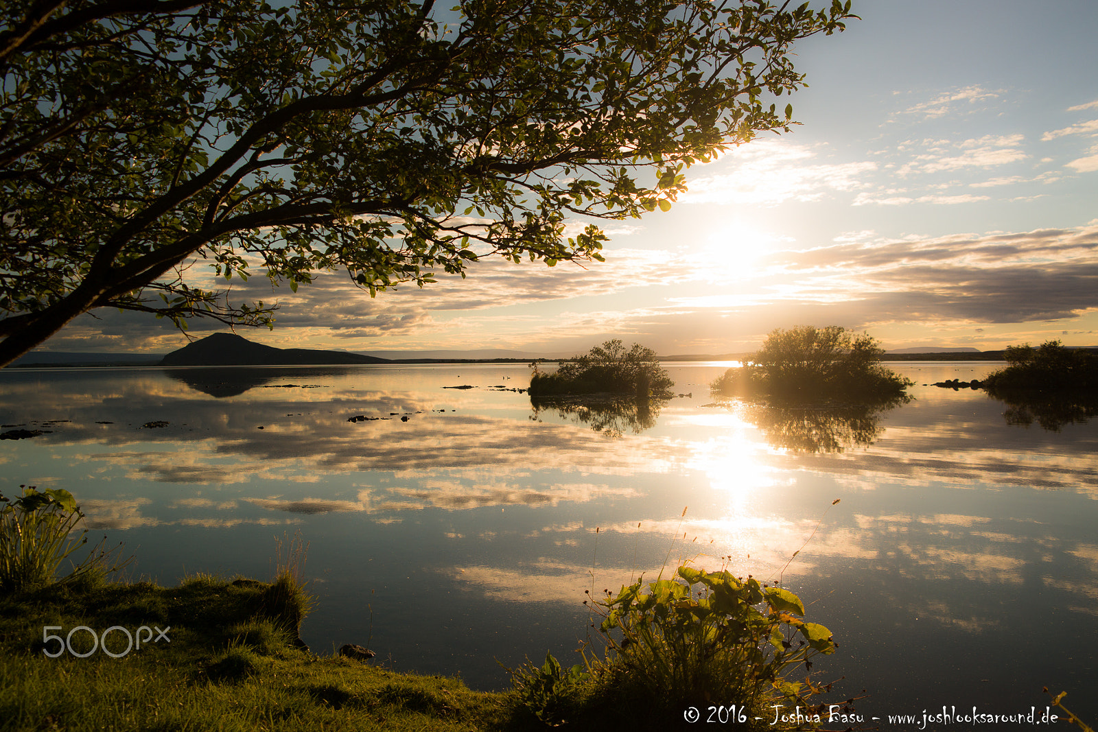 Samsung NX300M + Samsung NX 18-55mm F3.5-5.6 OIS sample photo. Icelandic lake photography