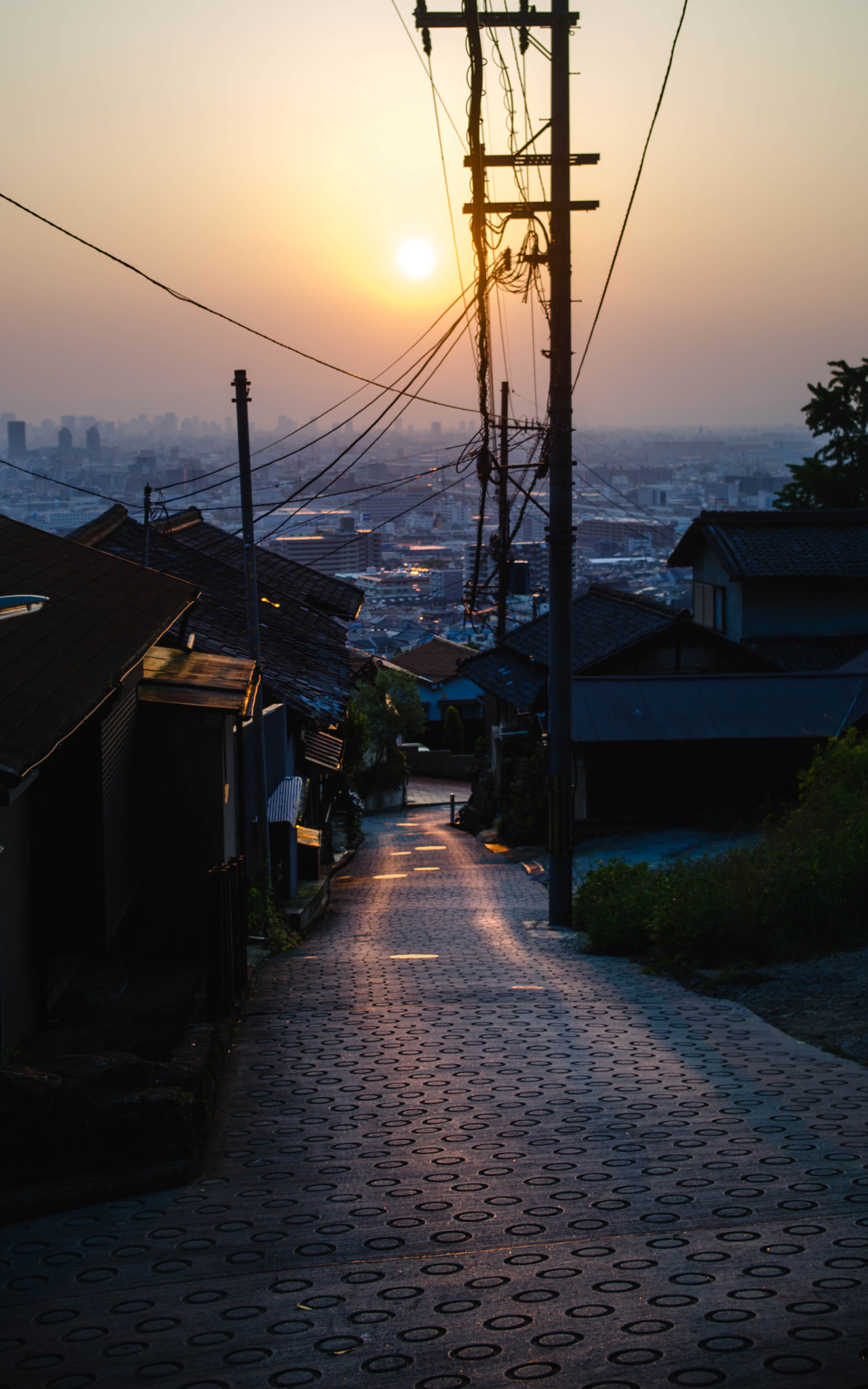 smc PENTAX-DA L 18-55mm F3.5-5.6 sample photo. Sunset city photography