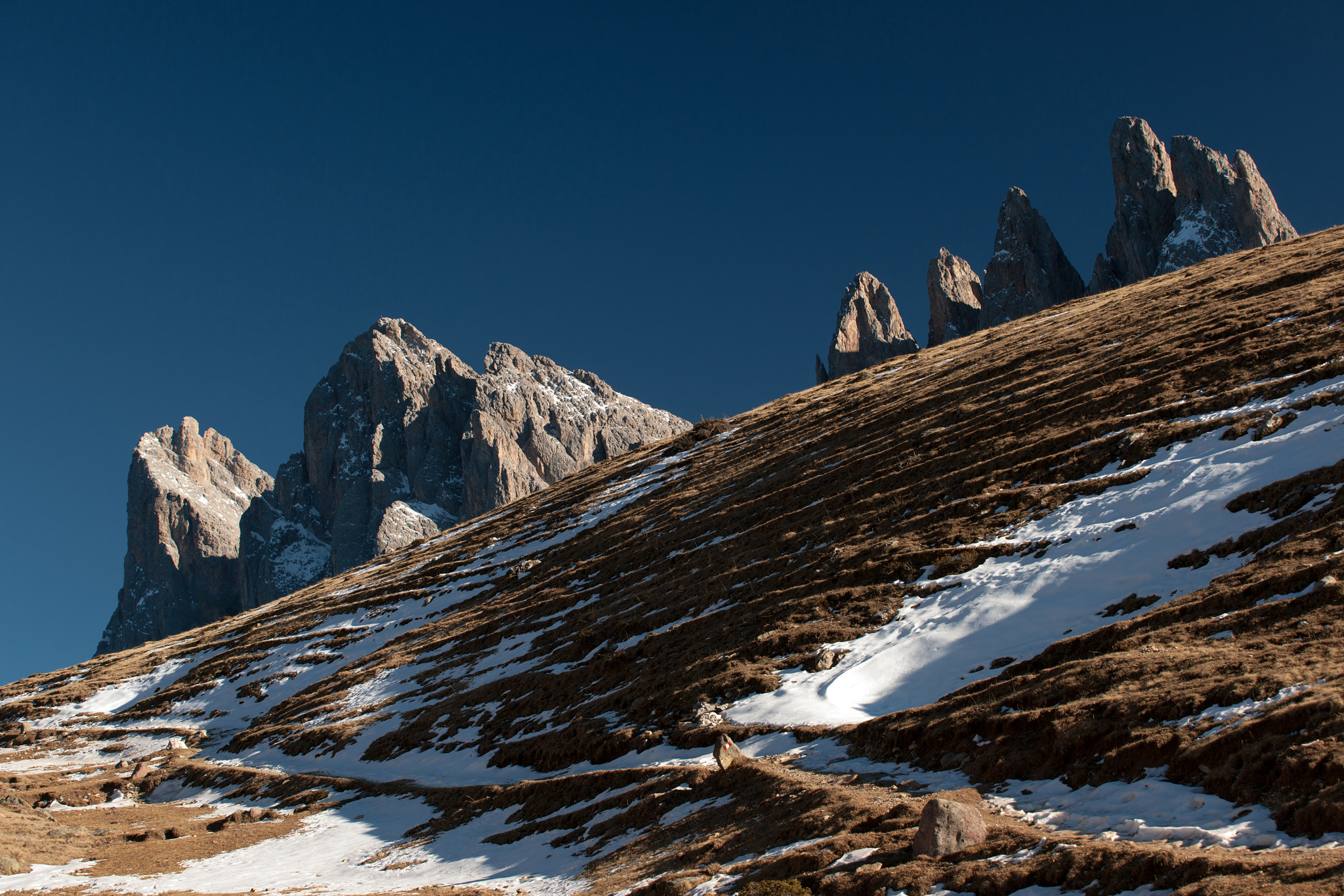 Sony Alpha DSLR-A900 sample photo. Geisler peaks at evening photography