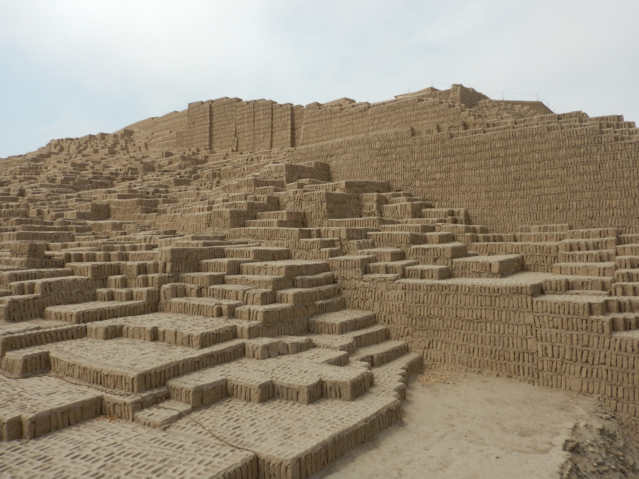 Nikon Coolpix AW120 sample photo. Huaca pucllana, lima photography