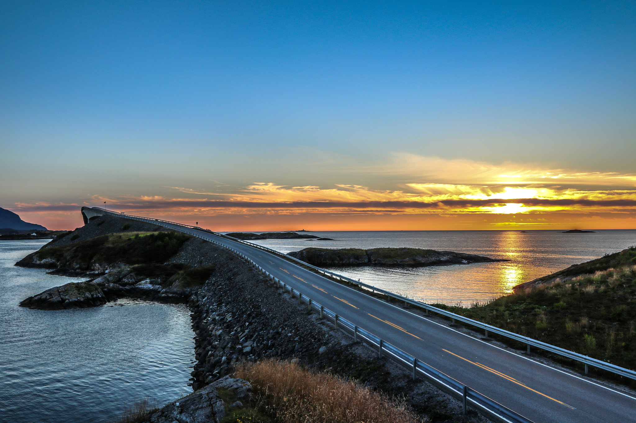 Canon EOS 760D (EOS Rebel T6s / EOS 8000D) sample photo. Atlantic ocean road photography