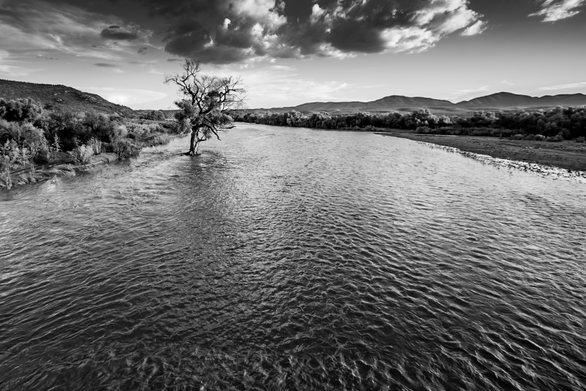 Sigma 10-20mm F3.5 EX DC HSM sample photo. Saint peter river photography
