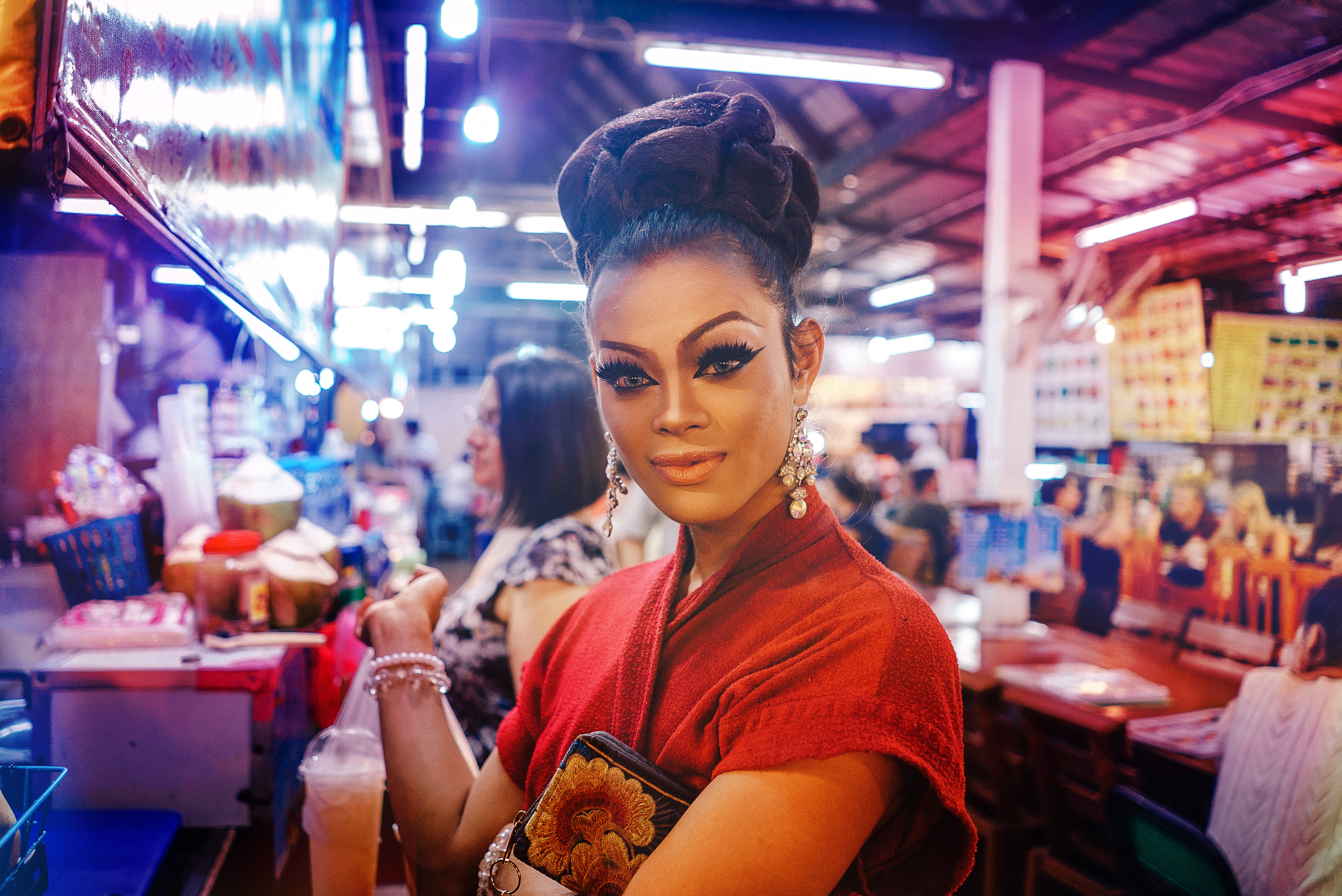 Sony FE 28mm F2 sample photo. Queen photography