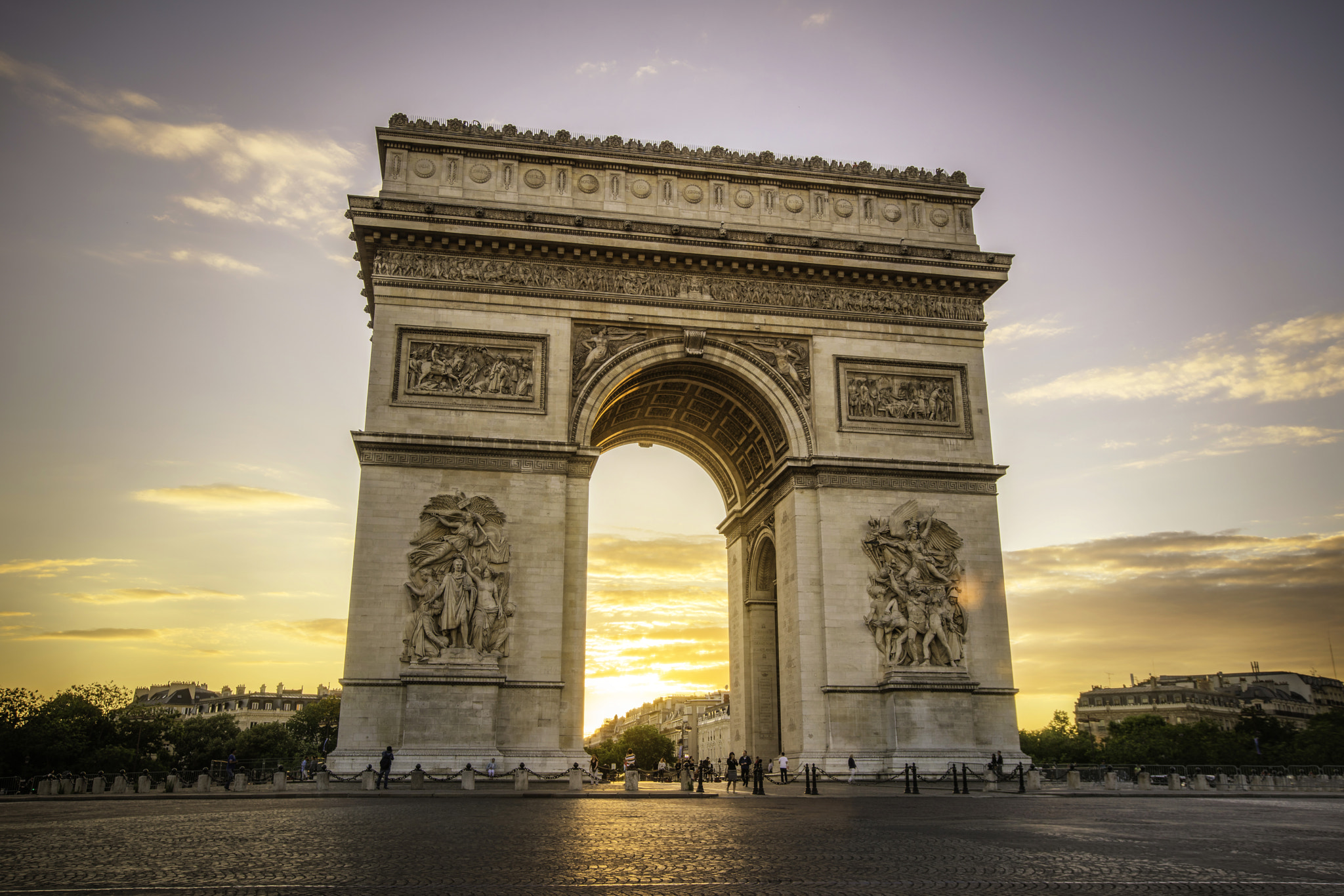 Sony a7R + Canon EF 16-35mm F2.8L II USM sample photo. Arc de triomphe at sunset photography