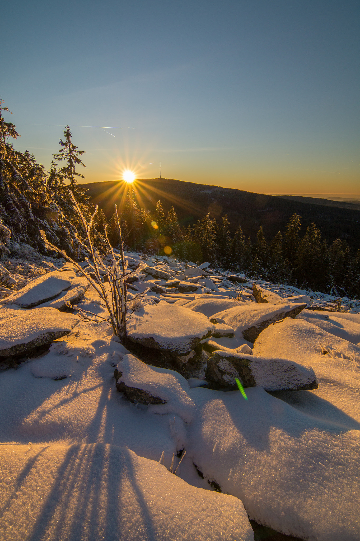 Sony SLT-A58 + 20mm F2.8 sample photo. Cold winter sunset photography