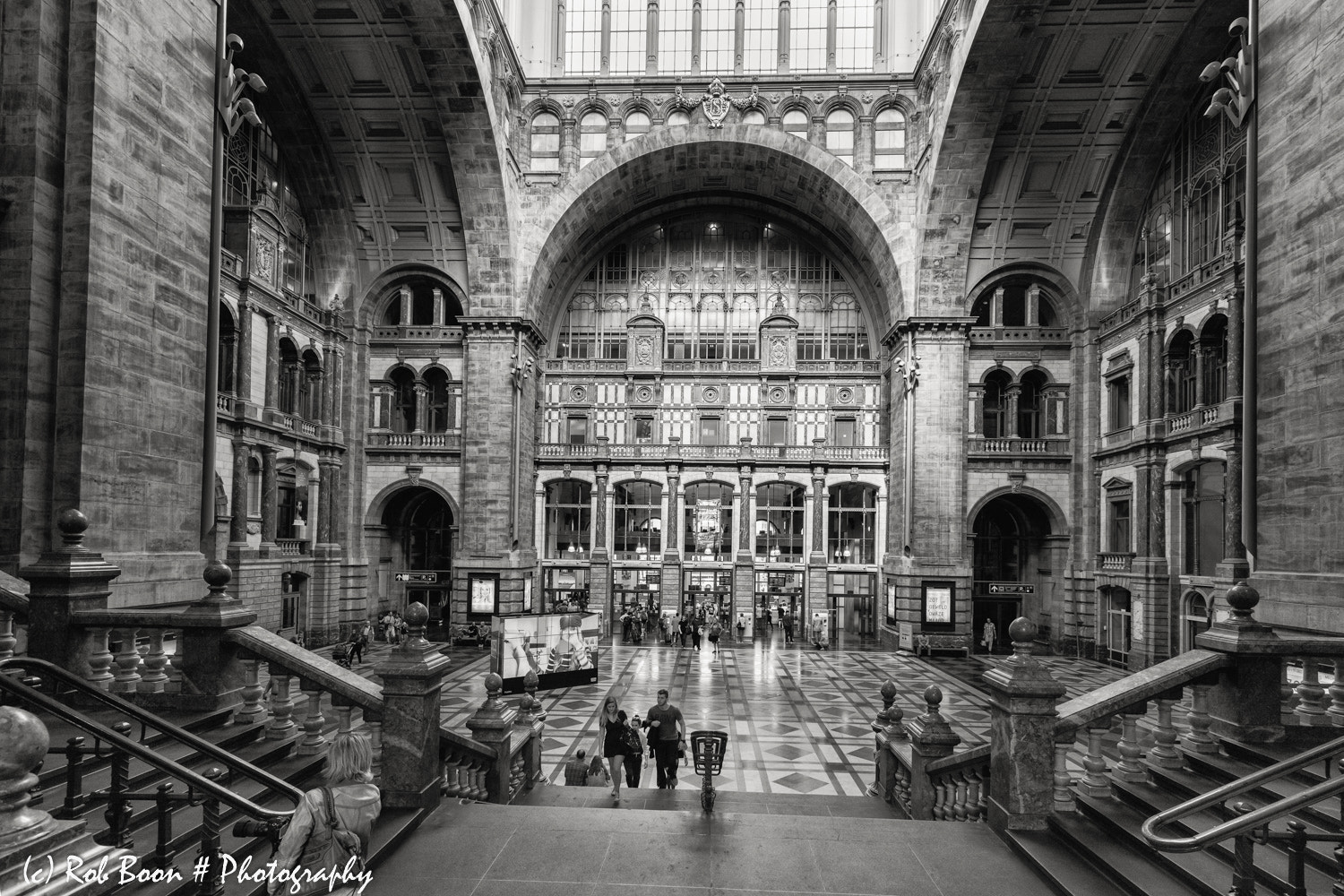 Canon EF 16-35mm F4L IS USM sample photo. Train station, antwerpen 3 photography