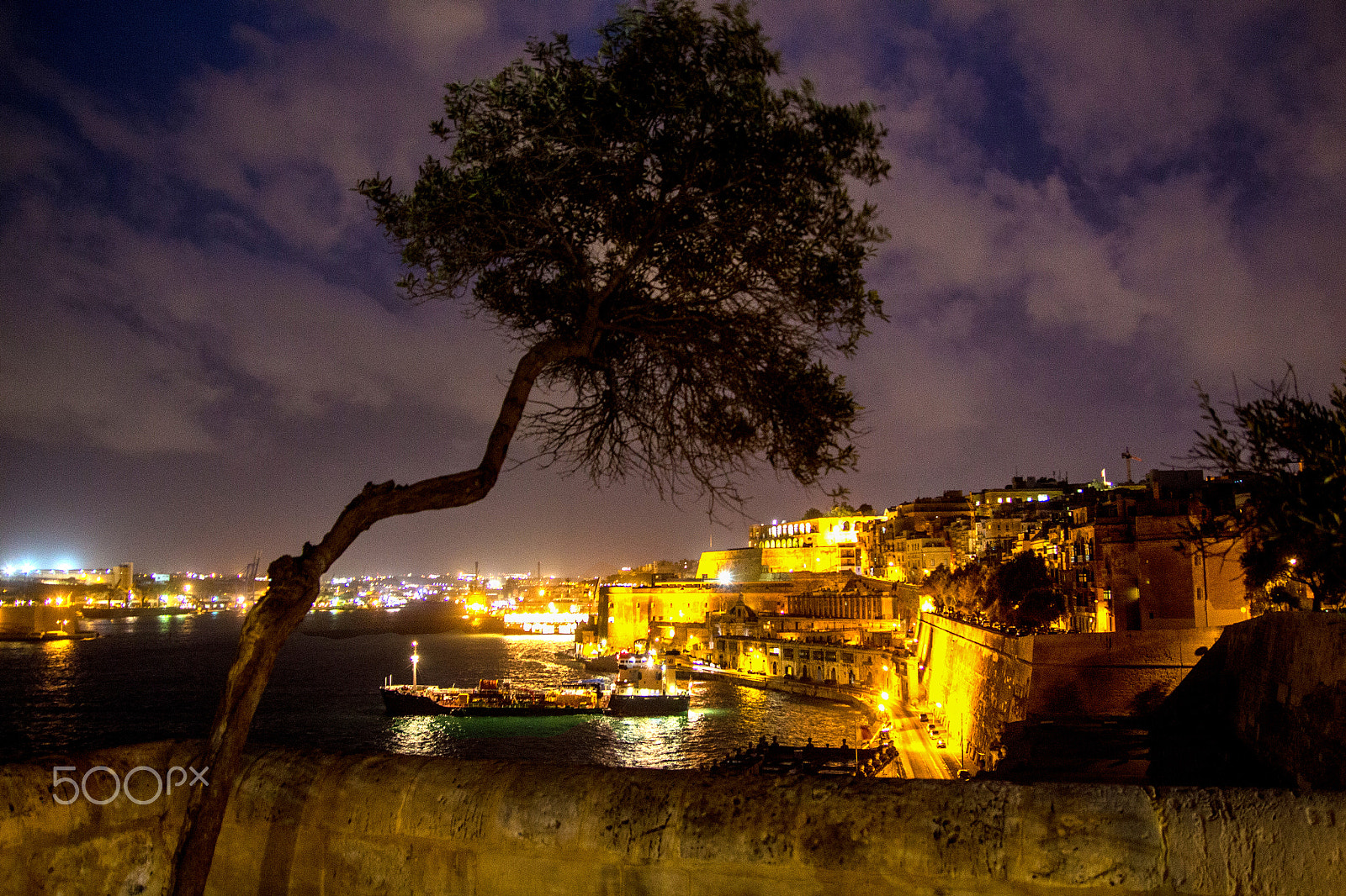 Canon EOS 650D (EOS Rebel T4i / EOS Kiss X6i) + Sigma 18-50mm f/2.8 Macro sample photo. Malta_valletta photography