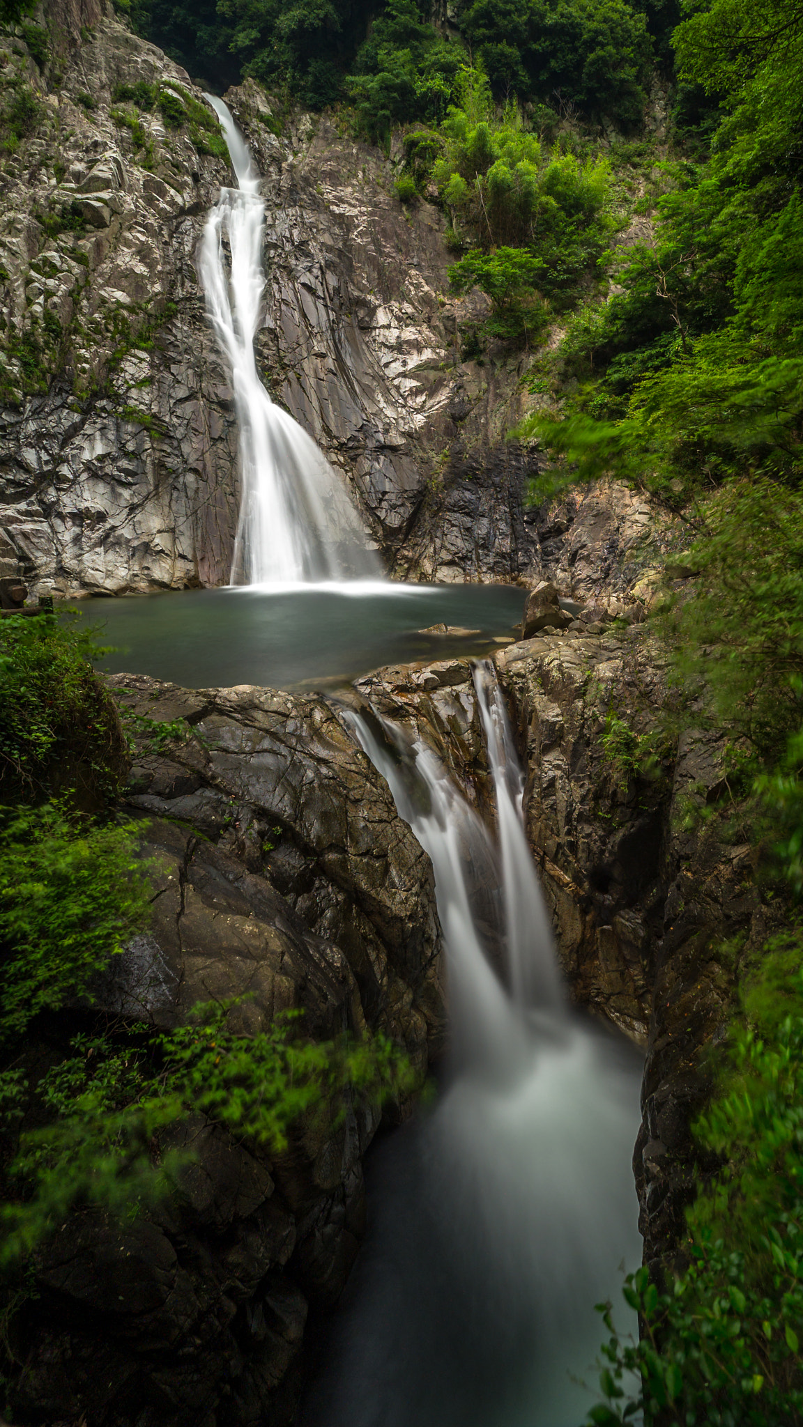 Olympus M.Zuiko Digital ED 7-14mm F2.8 PRO sample photo. Nunobiki falls photography