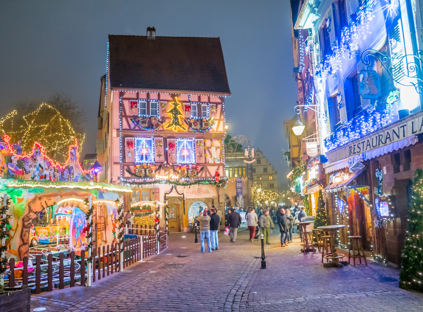 Panasonic Lumix DMC-GX85 (Lumix DMC-GX80 / Lumix DMC-GX7 Mark II) sample photo. Christmas market in colmar photography