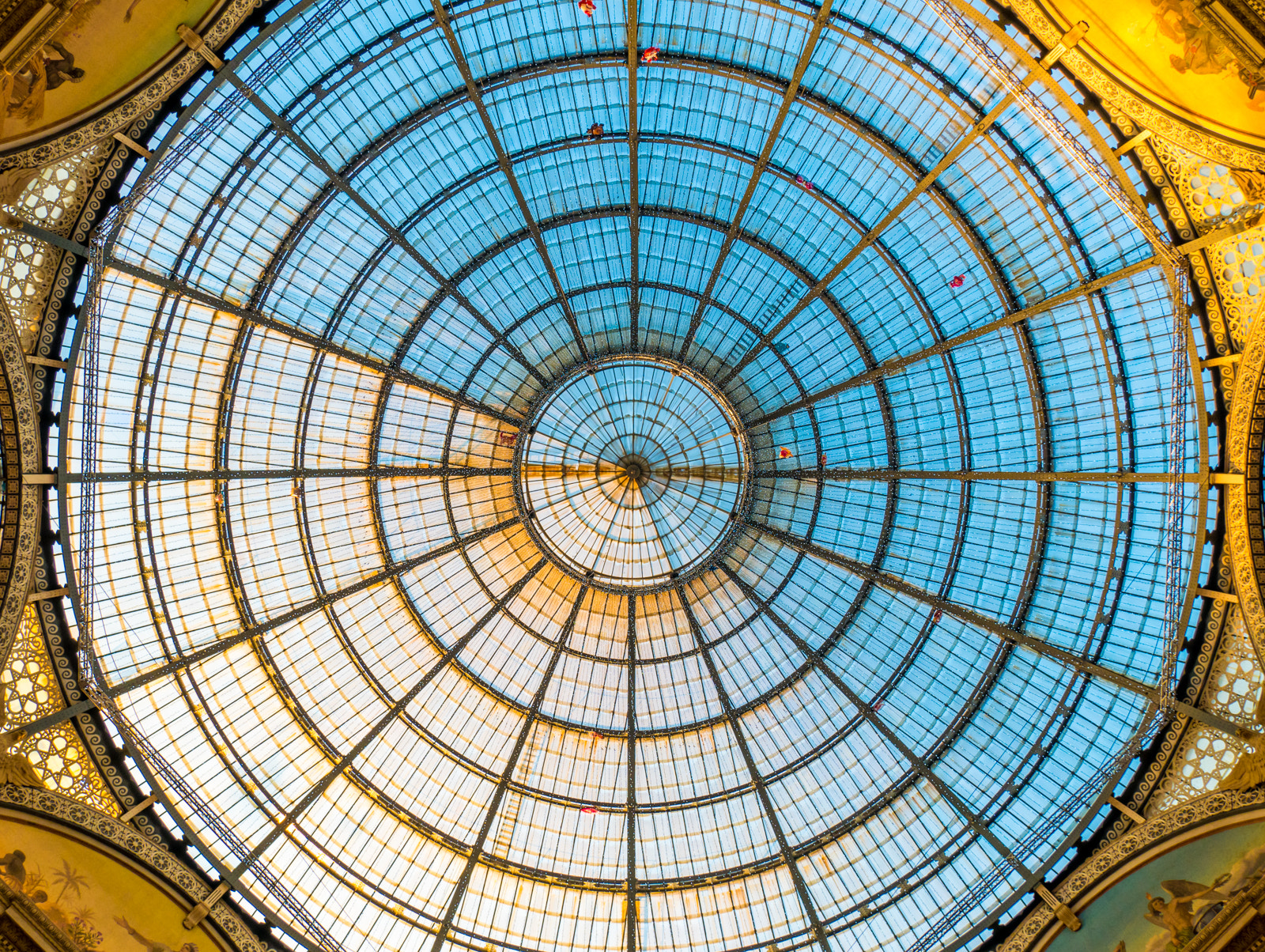 Panasonic Lumix DMC-GX85 (Lumix DMC-GX80 / Lumix DMC-GX7 Mark II) sample photo. Galleria vittorio emanuele ii's roof in milano photography