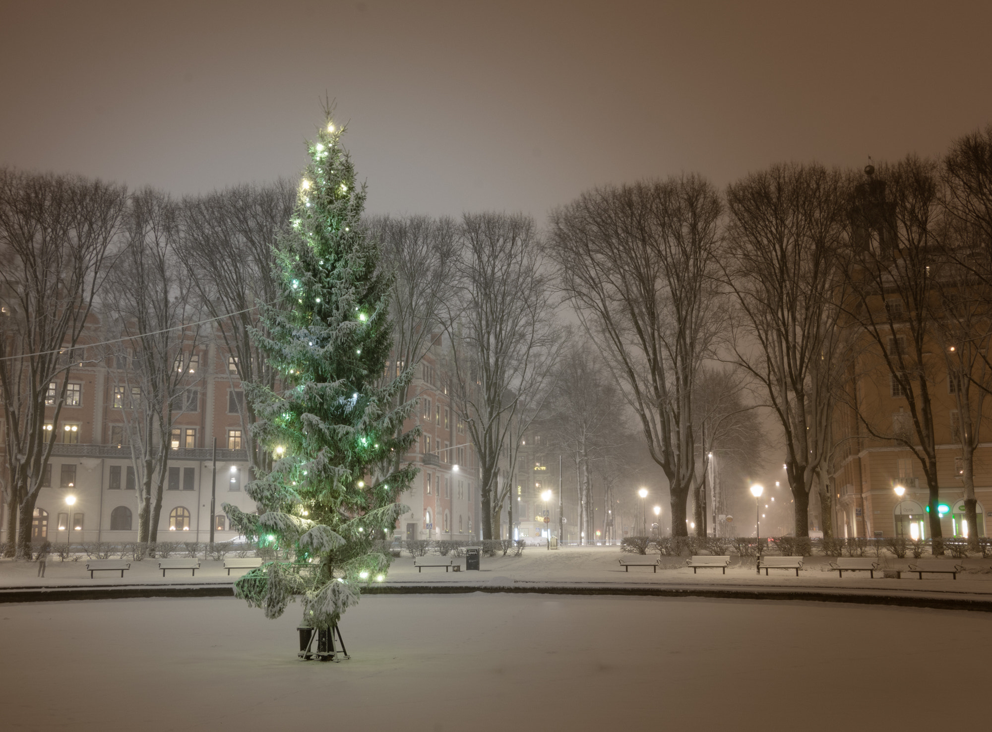 Tokina AT-X Pro 11-16mm F2.8 DX sample photo. Stockholm karlaplan photography