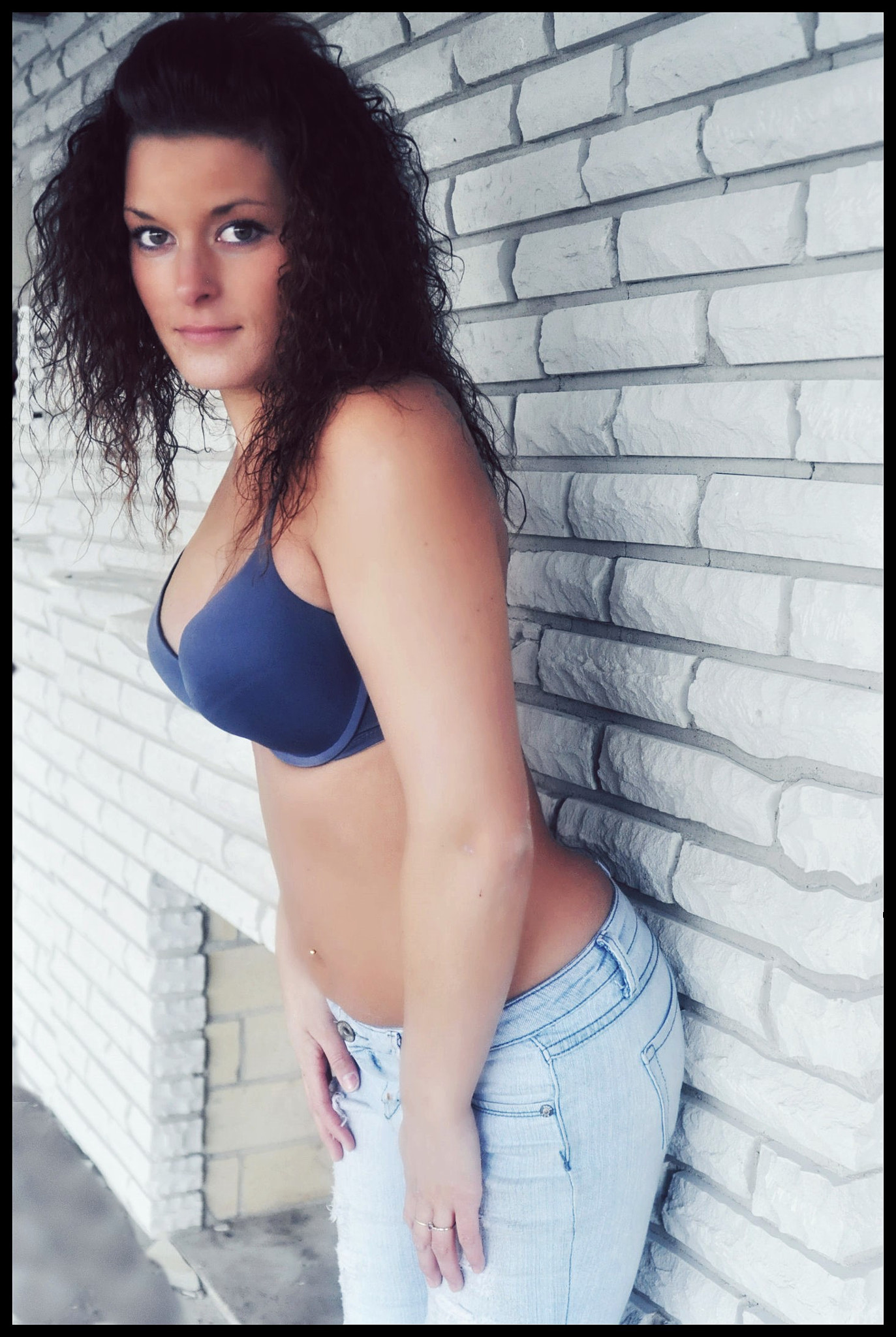AF Zoom-Nikkor 28-80mm f/3.3-5.6G sample photo. Blue jeans photography