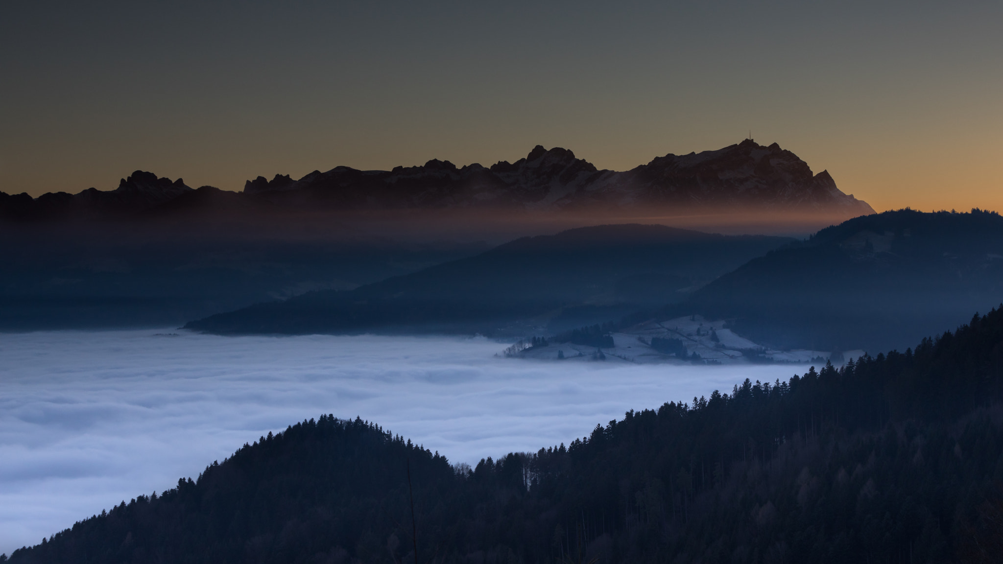 Canon EF 70-200mm F2.8L IS USM sample photo. Last light photography