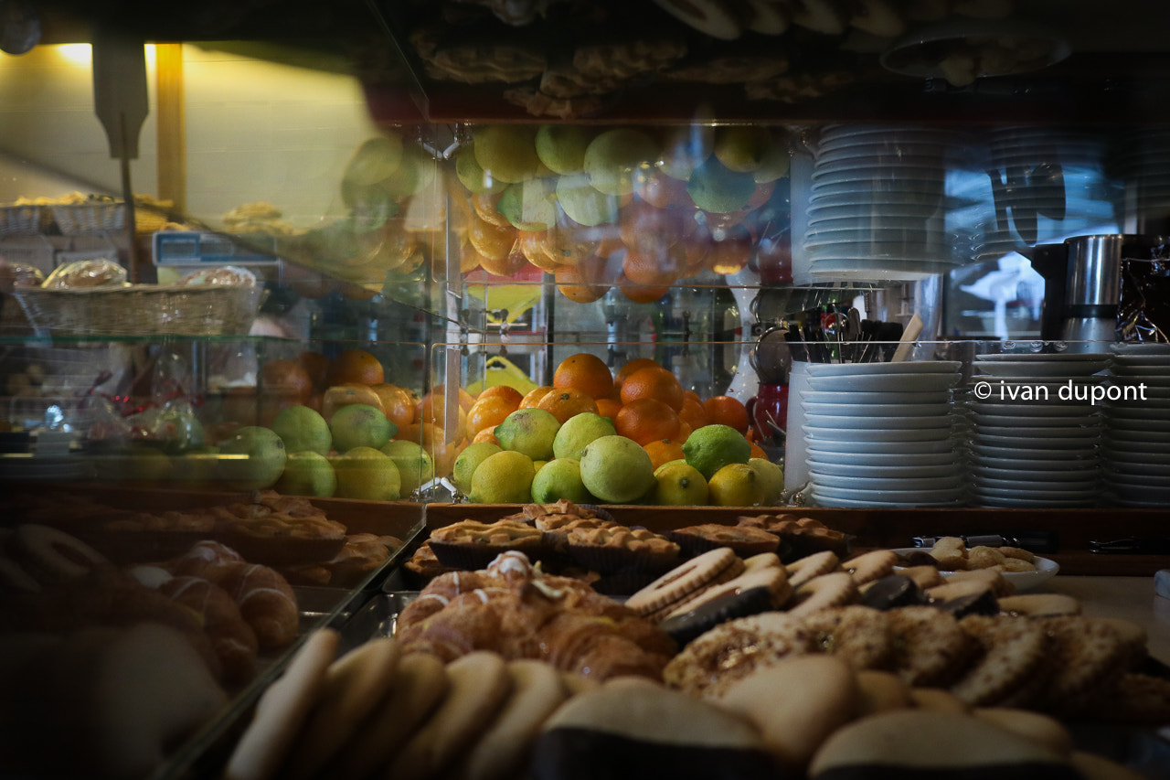 Canon EF-M 22mm F2 STM sample photo. Panificio romi di marinella, trieste, italia photography