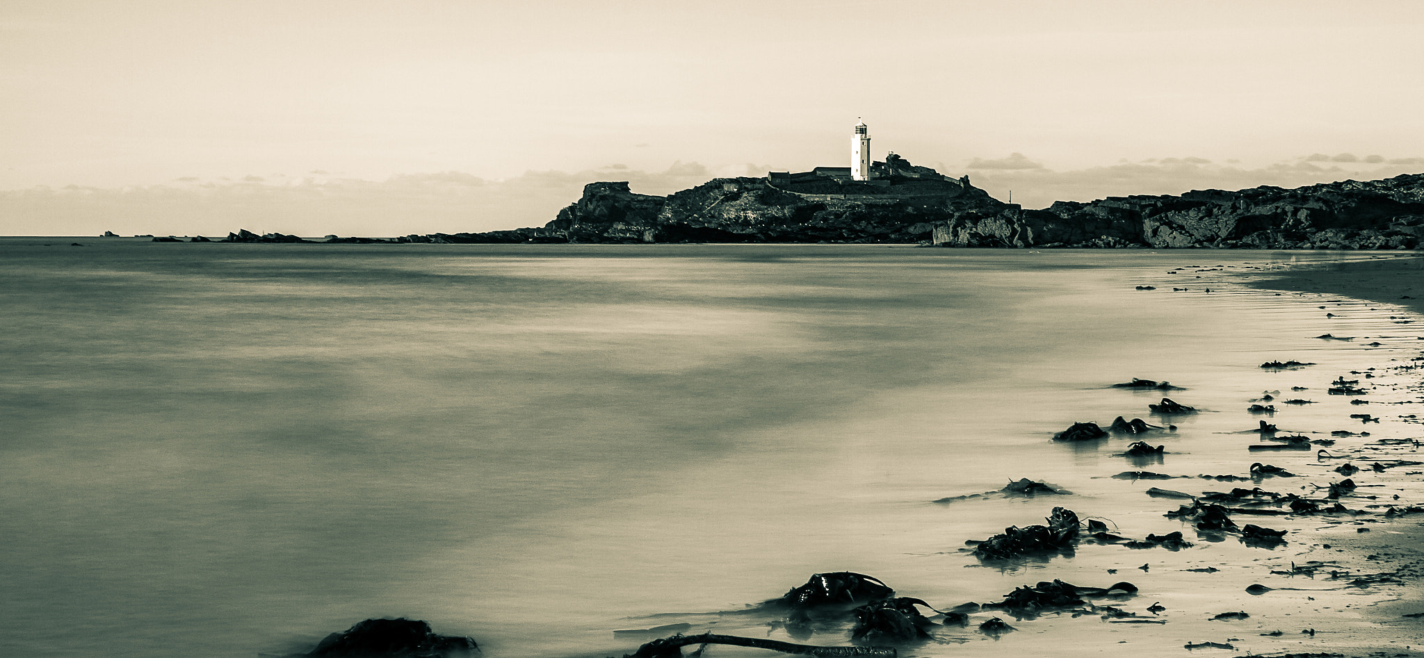 Canon EOS 7D + Sigma 18-50mm f/2.8 Macro sample photo. Olde worlde godrevy photography