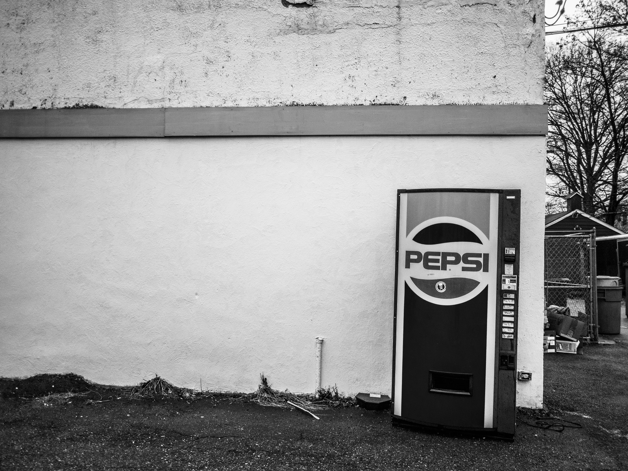 LUMIX G 14/F2.5 II sample photo. Vending machine photography