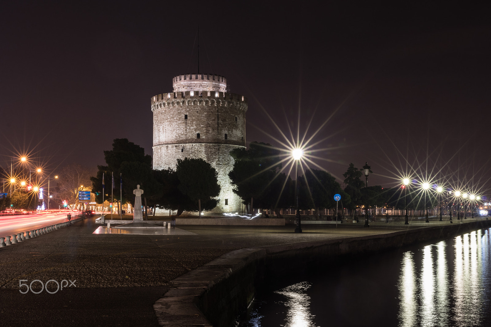 Canon EOS 80D + Sigma 30mm F1.4 EX DC HSM sample photo. White tower of thessaloniki photography