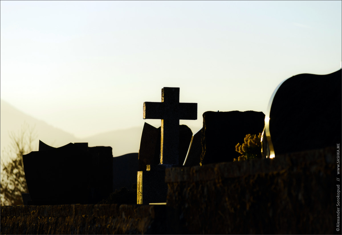 Minolta AF 80-200mm F2.8 HS-APO G sample photo. Christian cross silhouette on abbey  cemetary photography