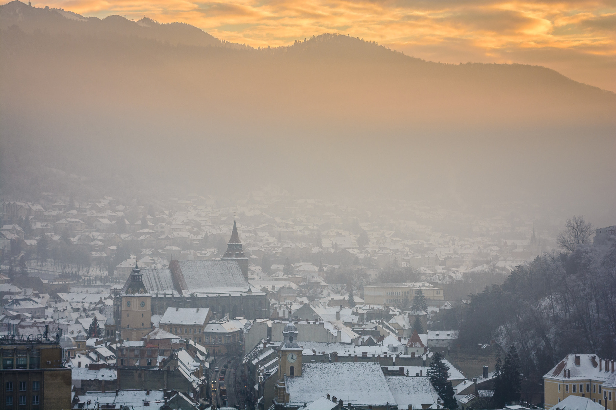 AF Zoom-Nikkor 35-105mm f/3.5-4.5 sample photo. Sunset in brasov photography