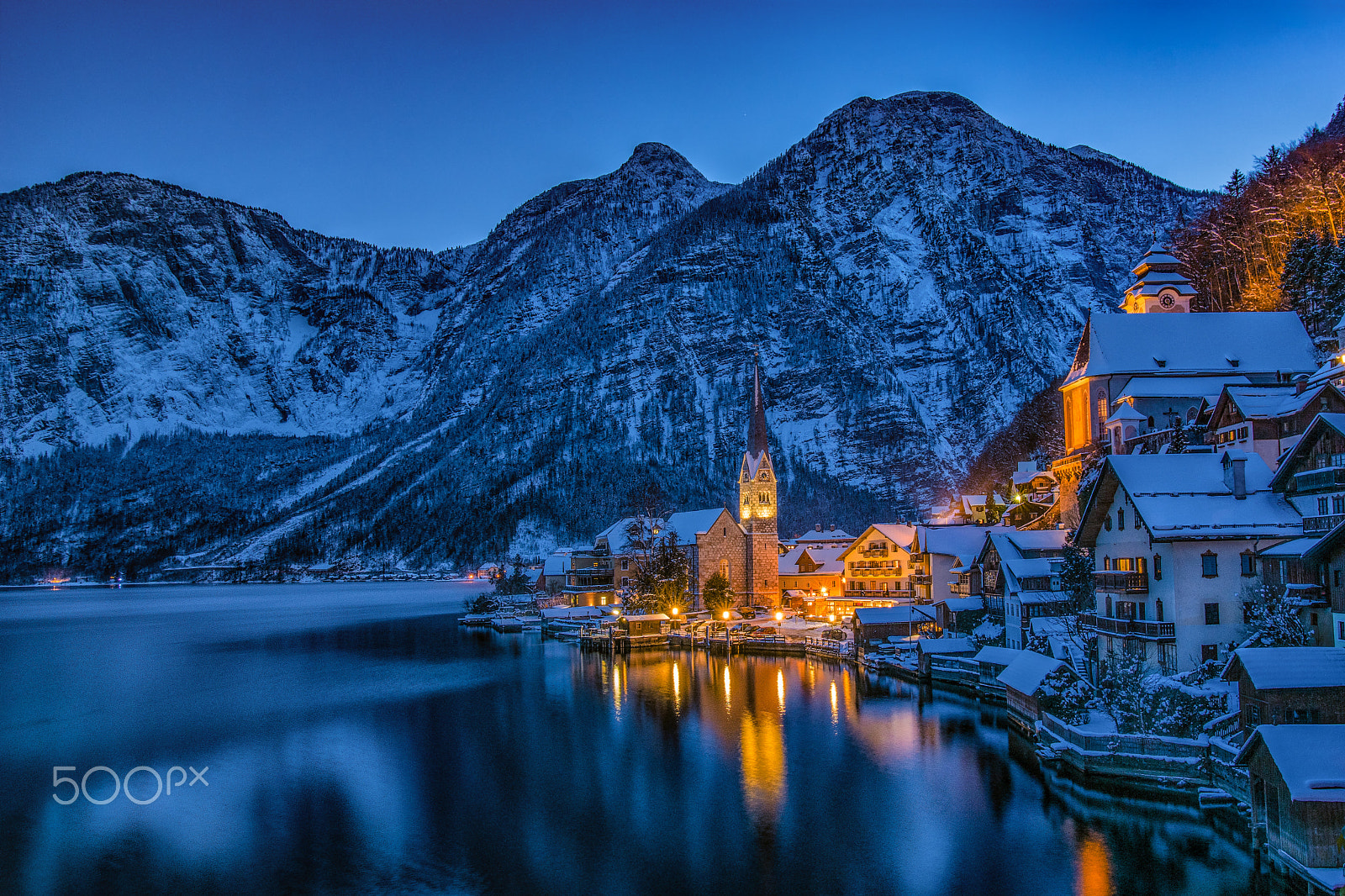 Sony ILCA-77M2 + Sigma 18-35mm F1.8 DC HSM Art sample photo. Blue hour hallstatt photography