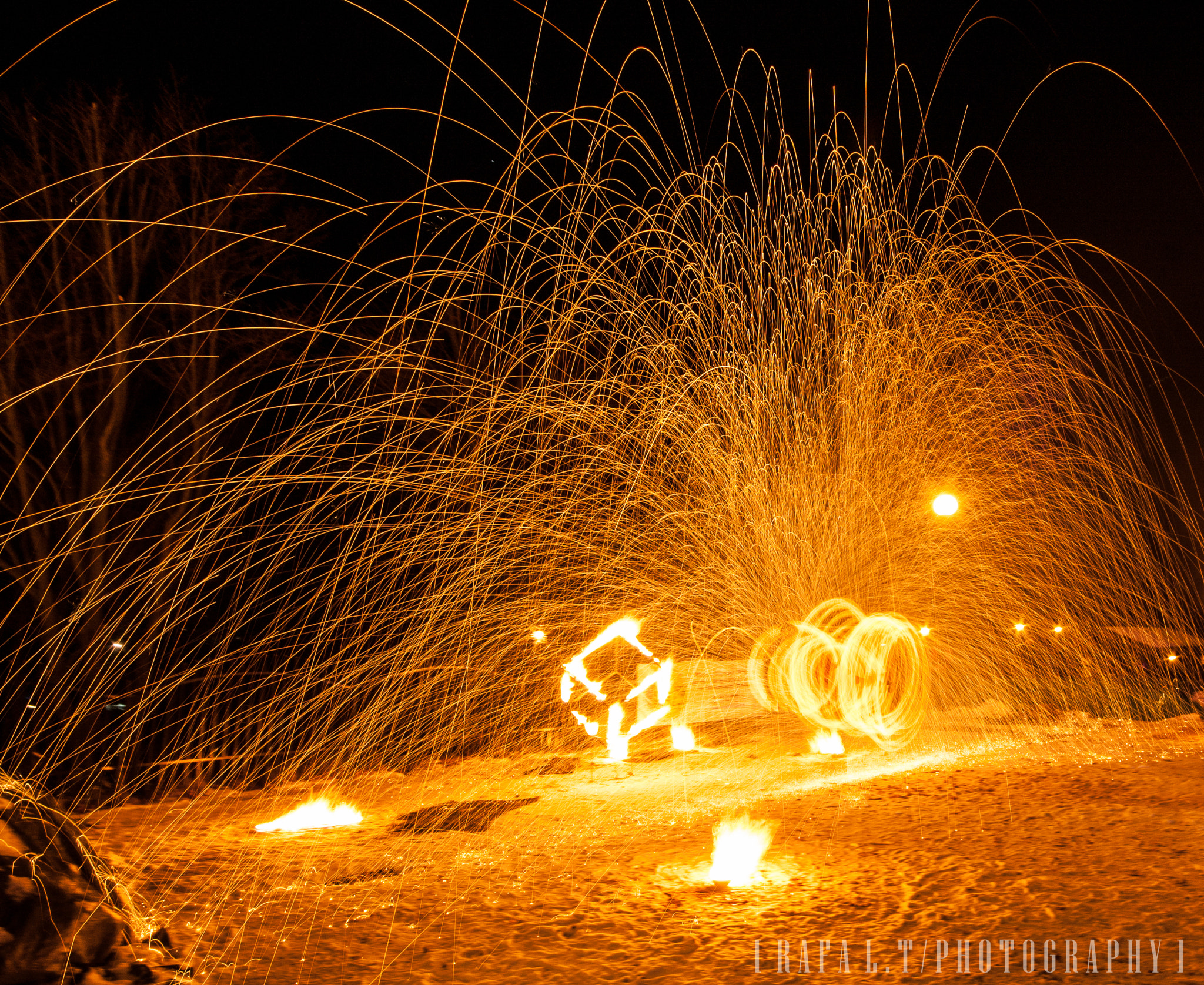 Canon EOS 1000D (EOS Digital Rebel XS / EOS Kiss F) sample photo. Long exposure with fire photography