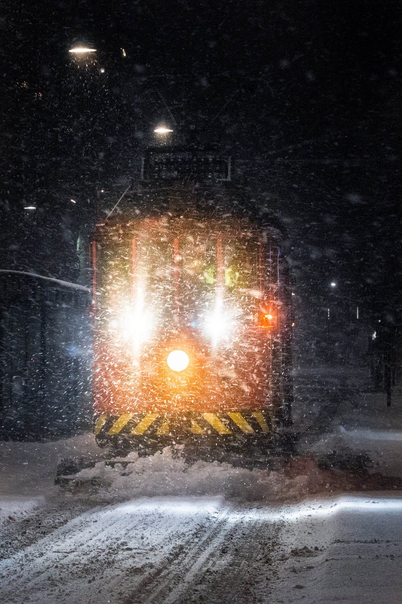 Canon EF 70-300mm F4-5.6L IS USM sample photo. Plow streetcar in a snowy stockholm photography