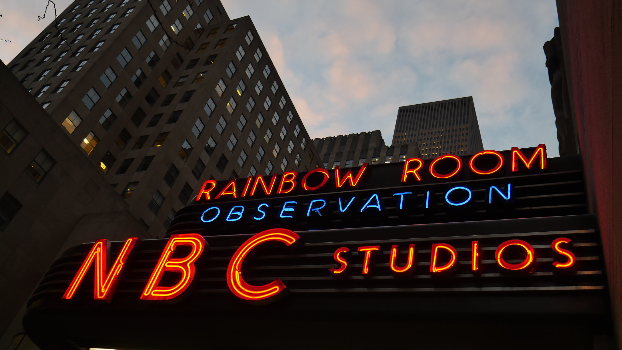 Panasonic Lumix DMC-GX8 sample photo. Neon light photography