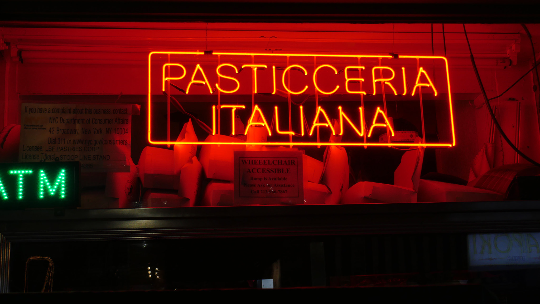 Panasonic Lumix DMC-GX8 sample photo. Neon light photography