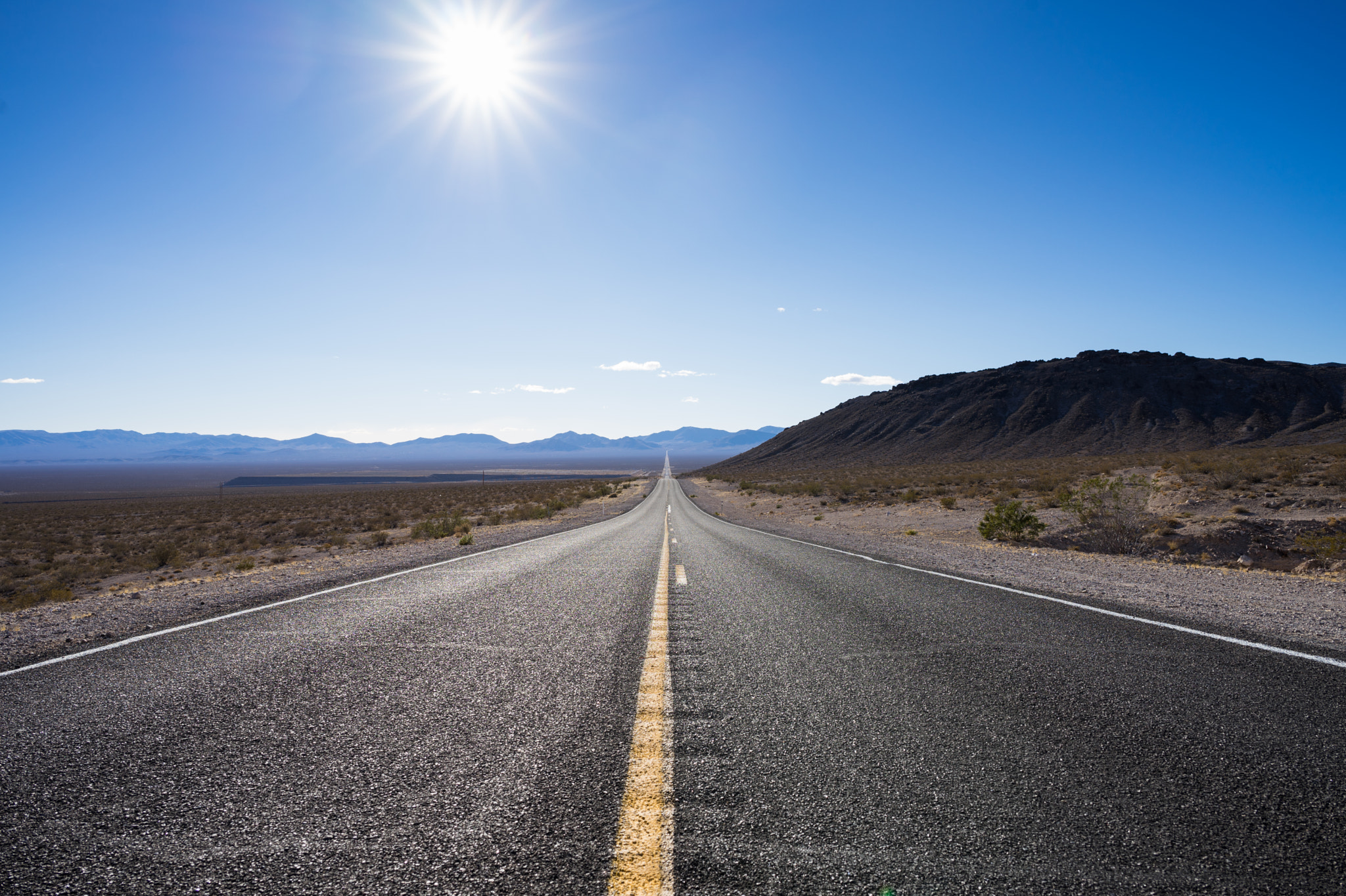 Sony a7 II + ZEISS Batis 25mm F2 sample photo. Endless road photography