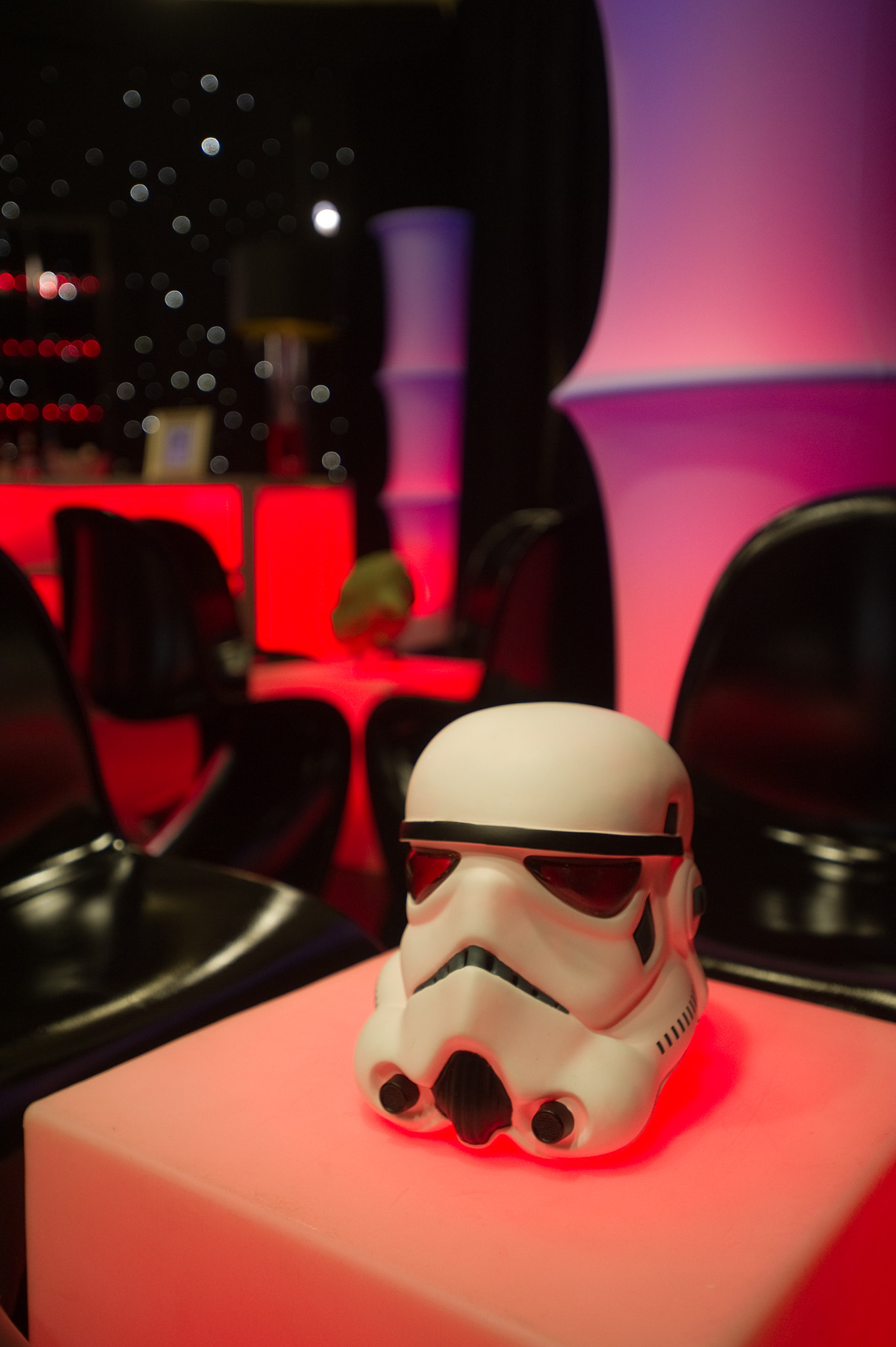 Nikon AF-S Nikkor 17-35mm F2.8D ED-IF sample photo. Star wars mask at geppi comic museum photography